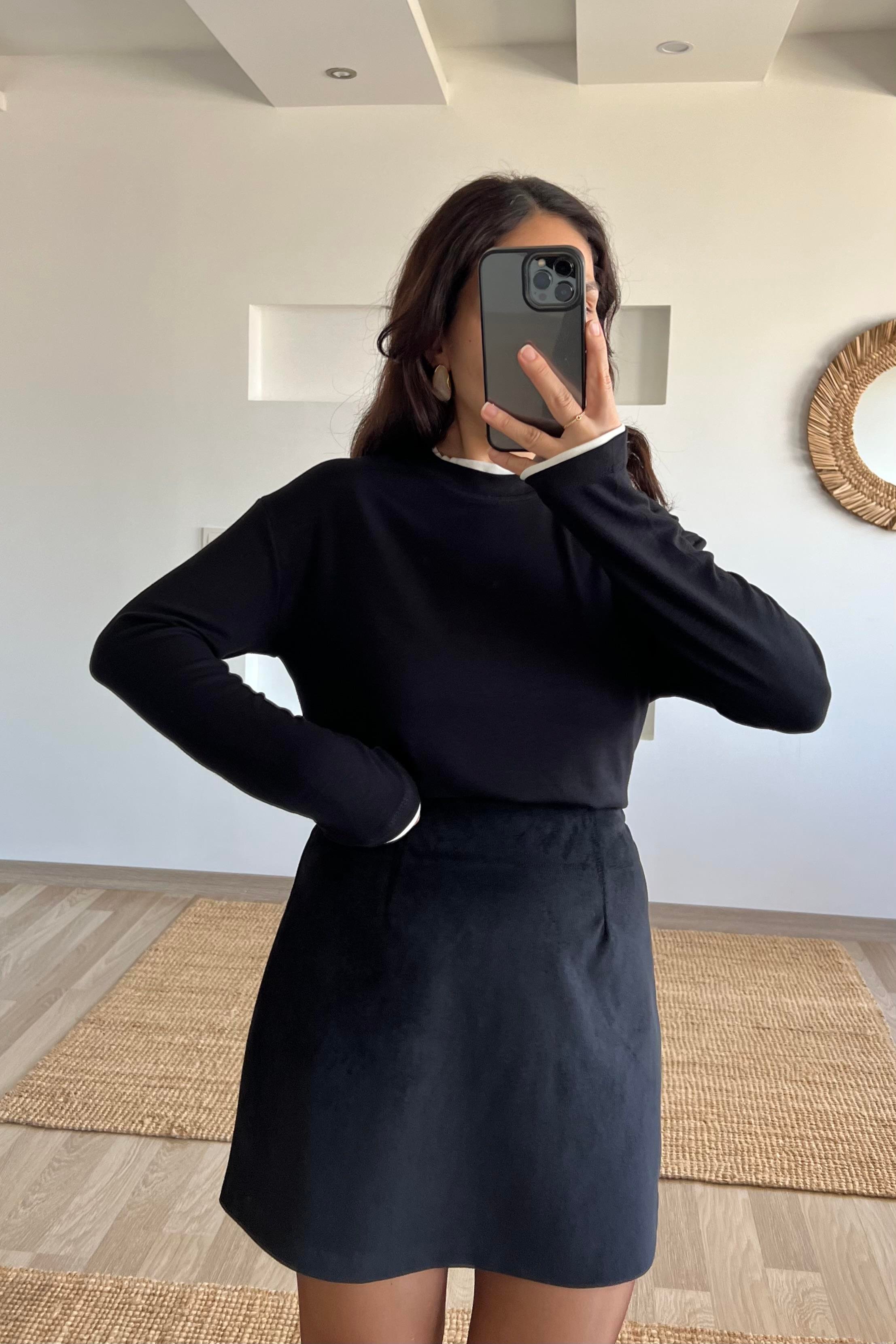 Siyah Kadife Mini Etek uygun fiyatlarda www.butikhola.com adresinde