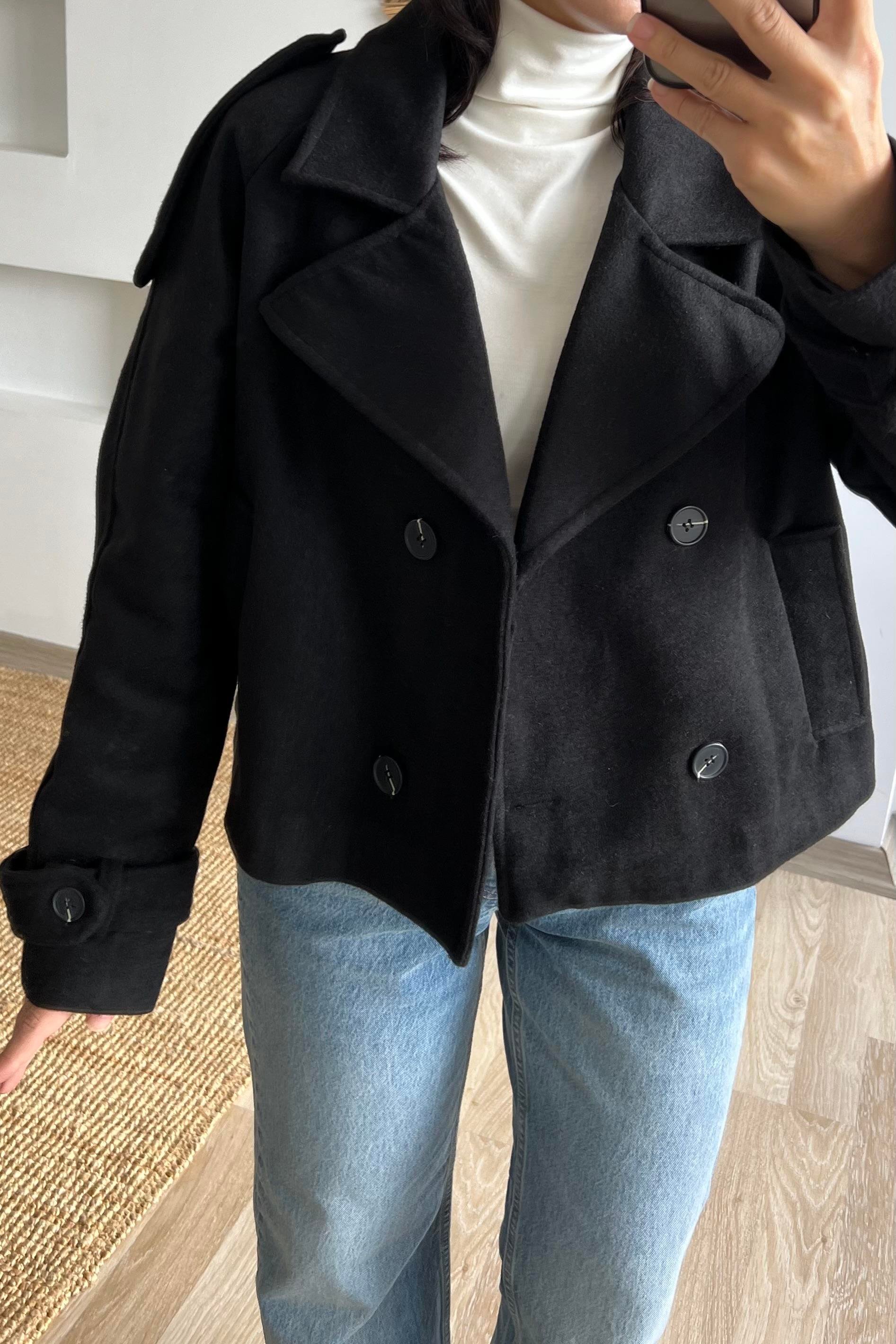 Siyah Kruvaze Kısa Kaşe Kaban uygun fiyatlarda www.butikhola.com adresinde