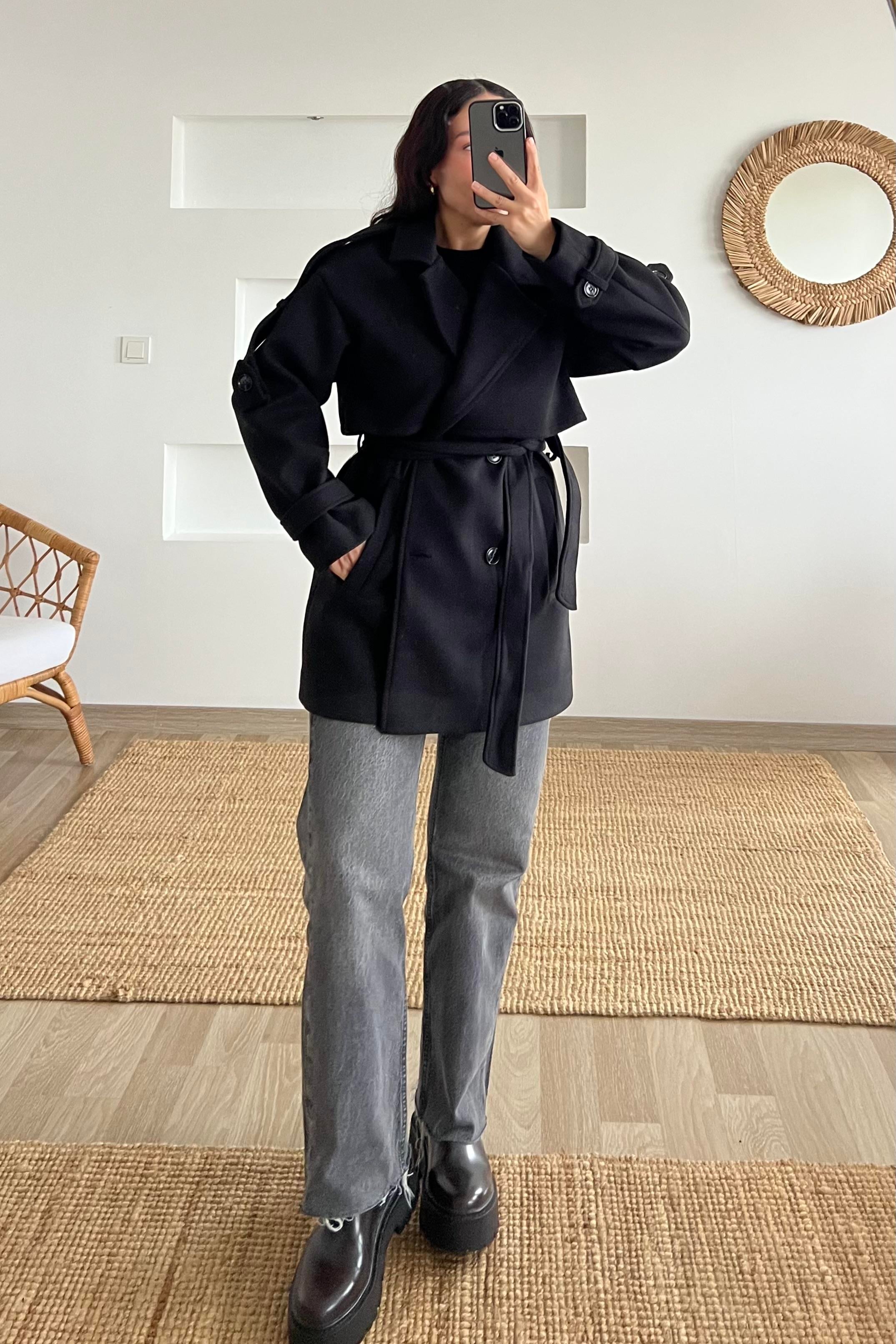 Siyah Kuşaklı Ara Boy Kaşe Kaban uygun fiyatlarda www.butikhola.com adresinde