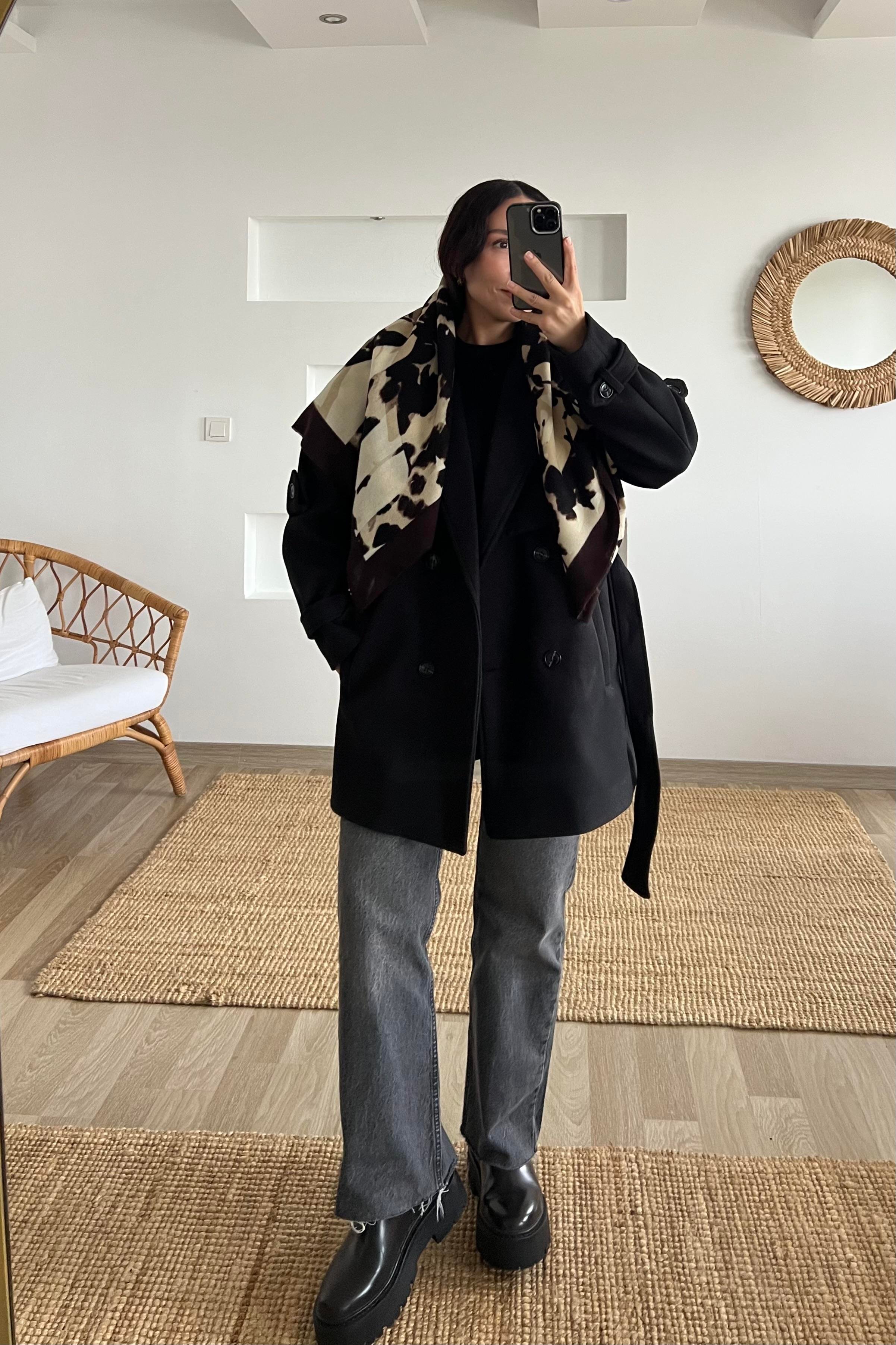 Siyah Kuşaklı Ara Boy Kaşe Kaban uygun fiyatlarda www.butikhola.com adresinde