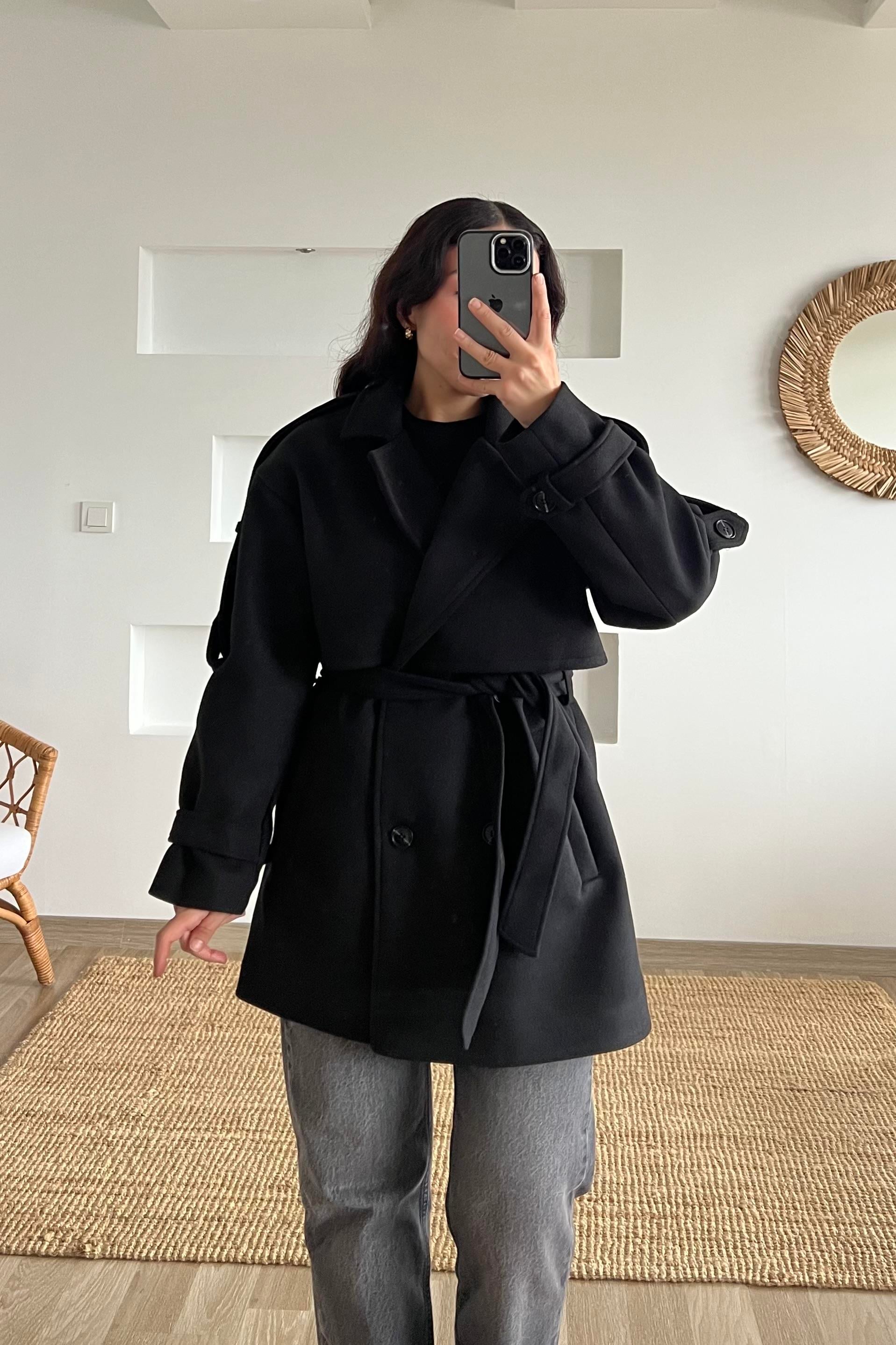 Siyah Kuşaklı Ara Boy Kaşe Kaban uygun fiyatlarda www.butikhola.com adresinde