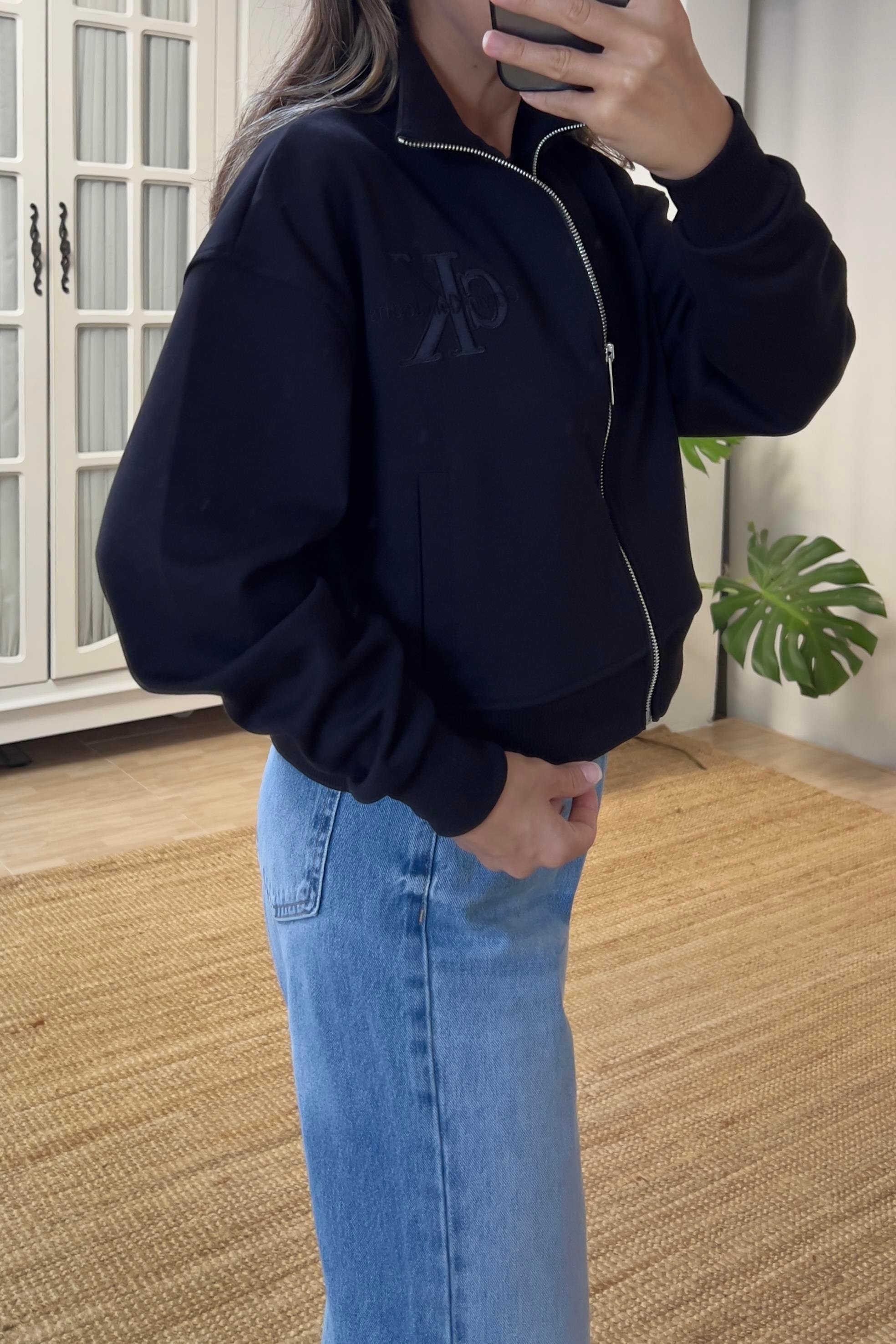 Siyah Logo Nakışlı Fermuarlı Sweatshirt uygun fiyatlarda www.butikhola.com adresinde