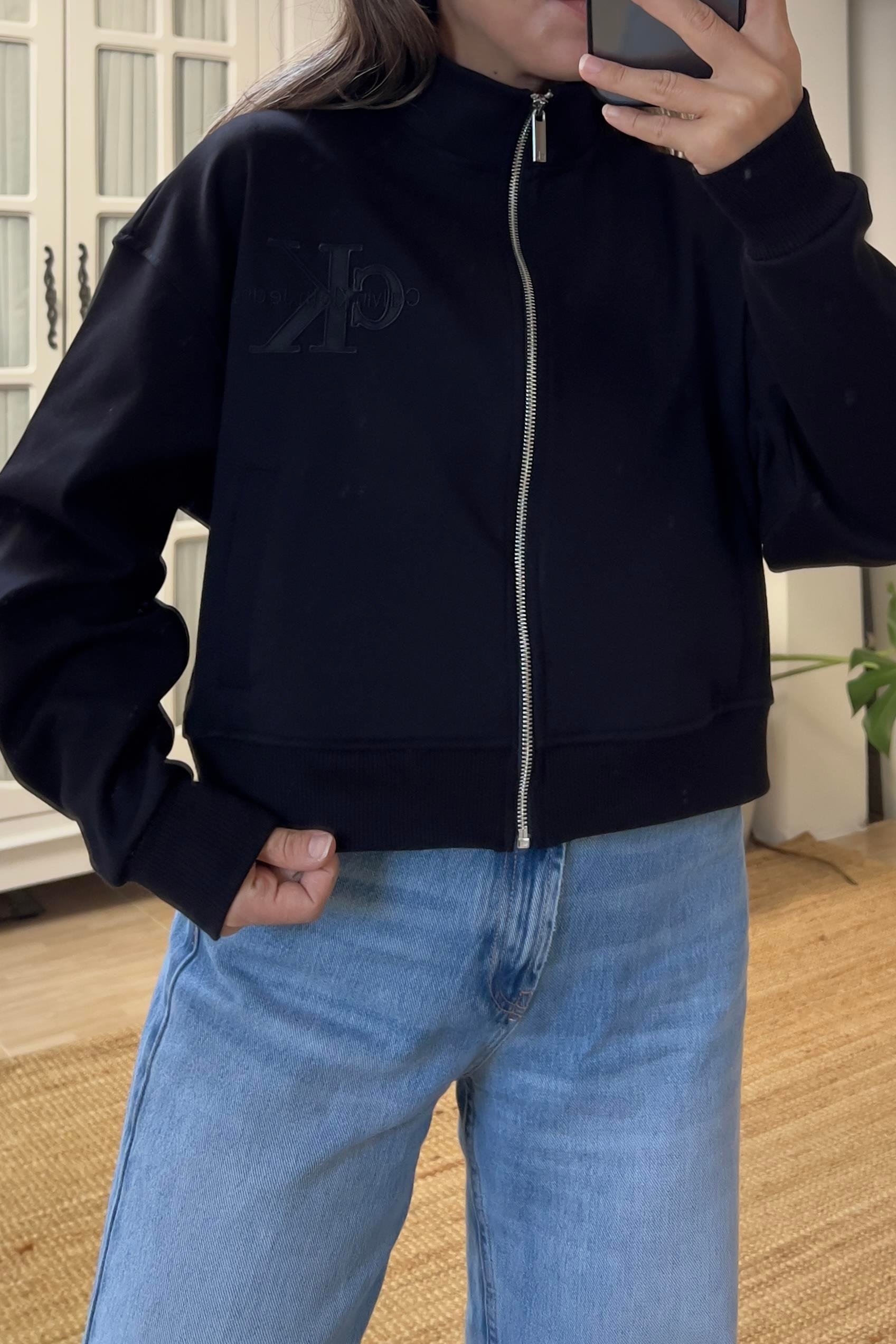 Siyah Logo Nakışlı Fermuarlı Sweatshirt uygun fiyatlarda www.butikhola.com adresinde