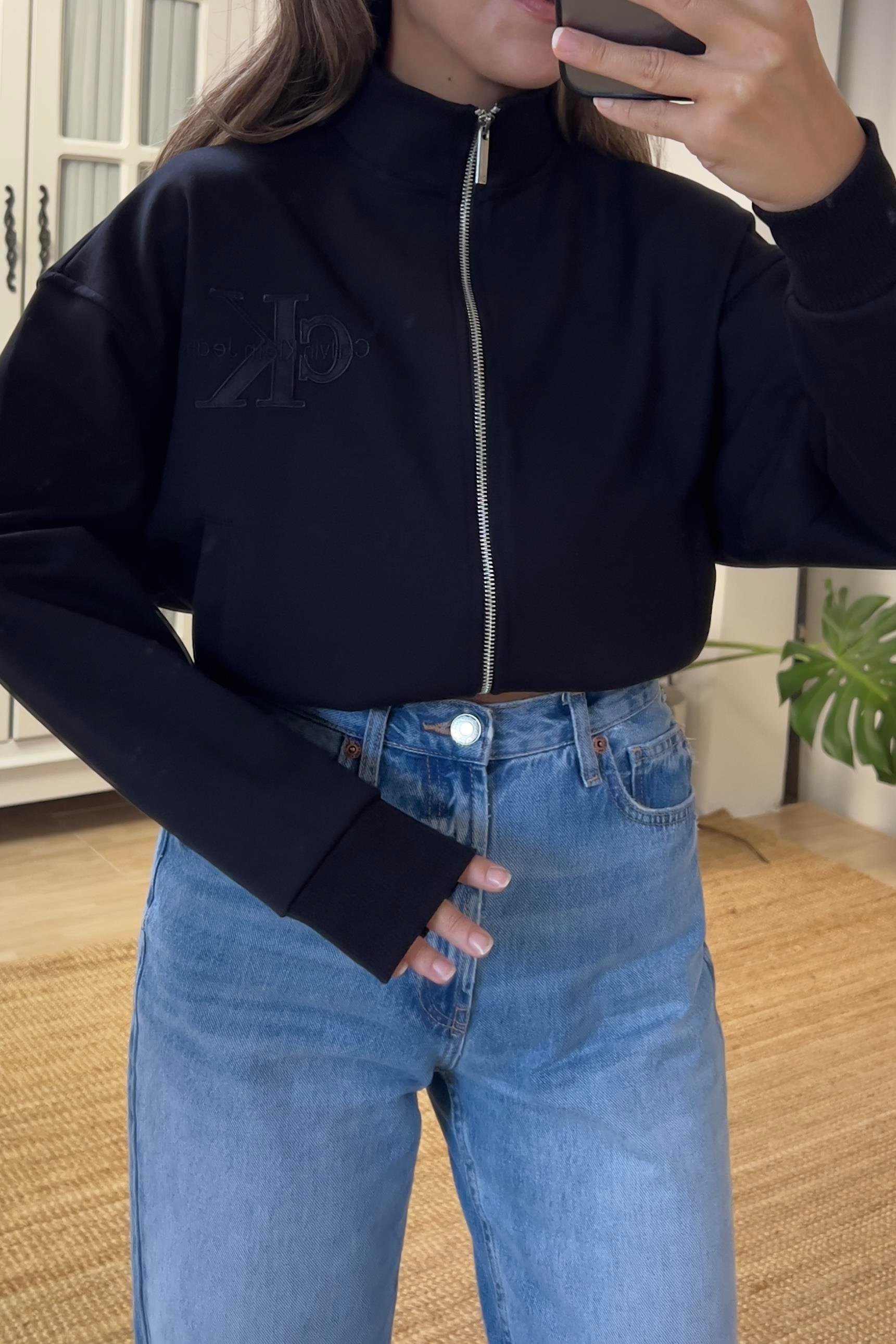 Siyah Logo Nakışlı Fermuarlı Sweatshirt uygun fiyatlarda www.butikhola.com adresinde