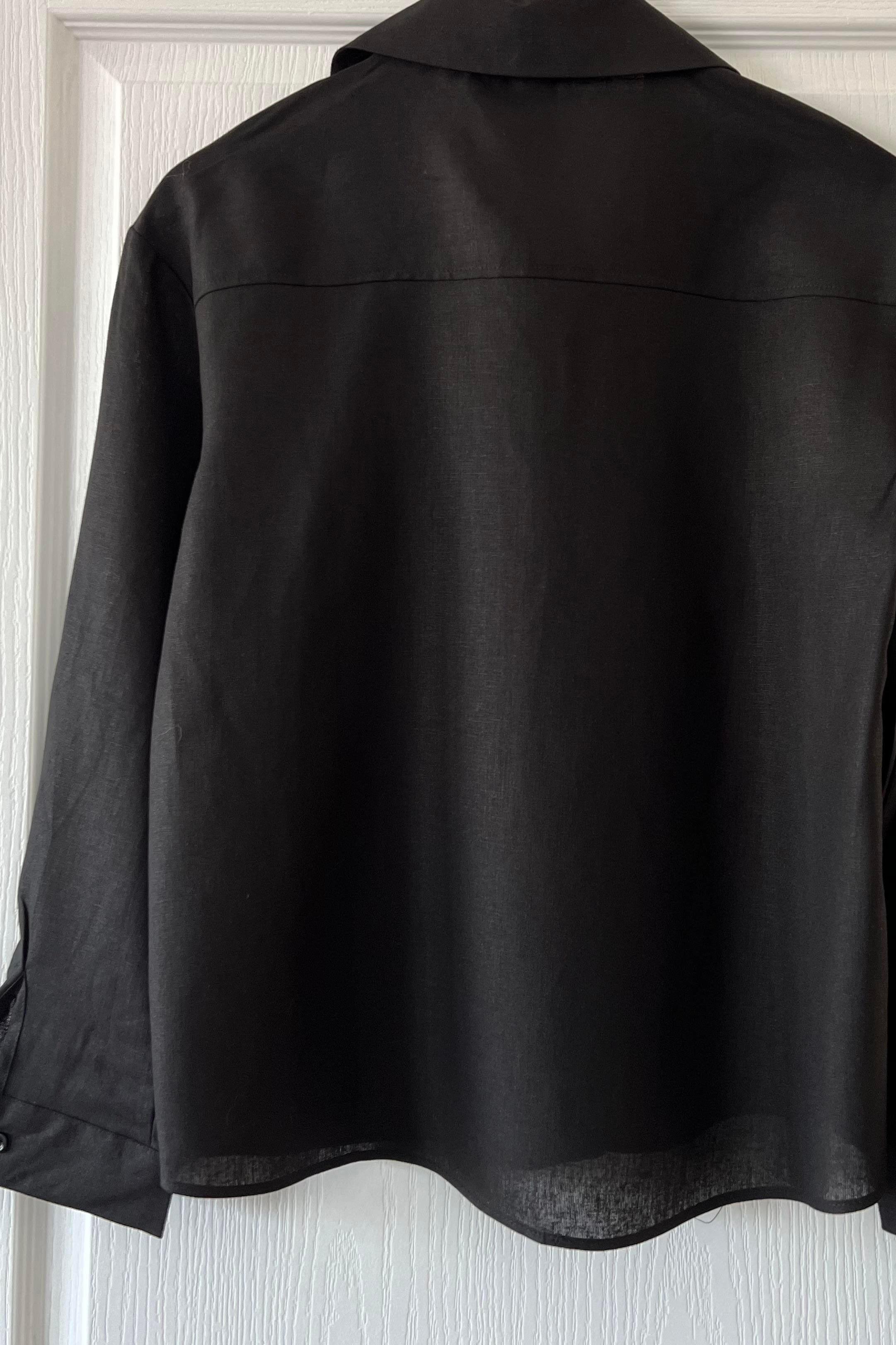 Siyah Logo Nakışlı Ham Keten Gömlek uygun fiyatlarda www.butikhola.com adresinde