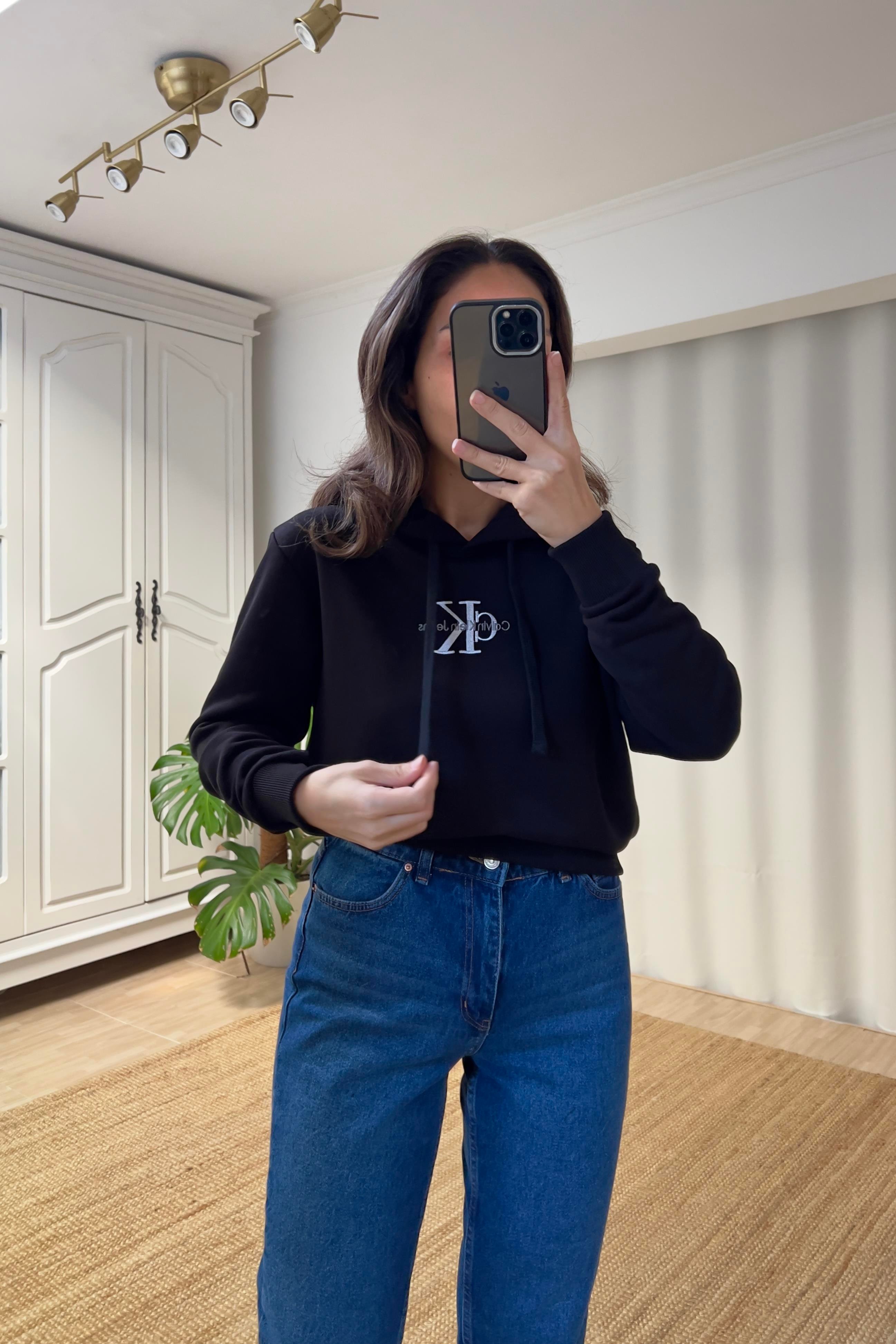 Siyah Logo Nakışlı Kapüşonlu Sweatshirt uygun fiyatlarda www.butikhola.com adresinde