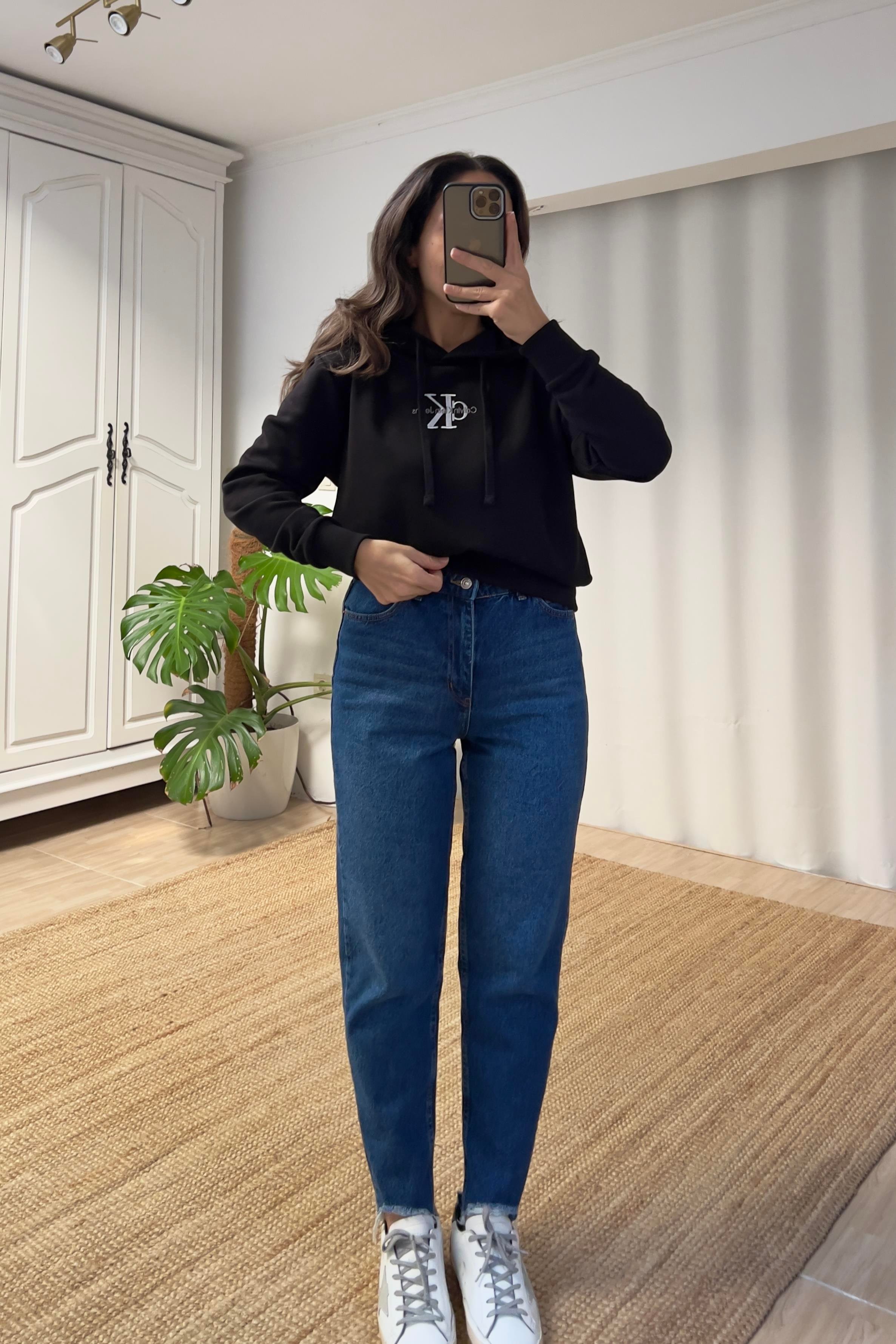 Siyah Logo Nakışlı Kapüşonlu Sweatshirt uygun fiyatlarda www.butikhola.com adresinde