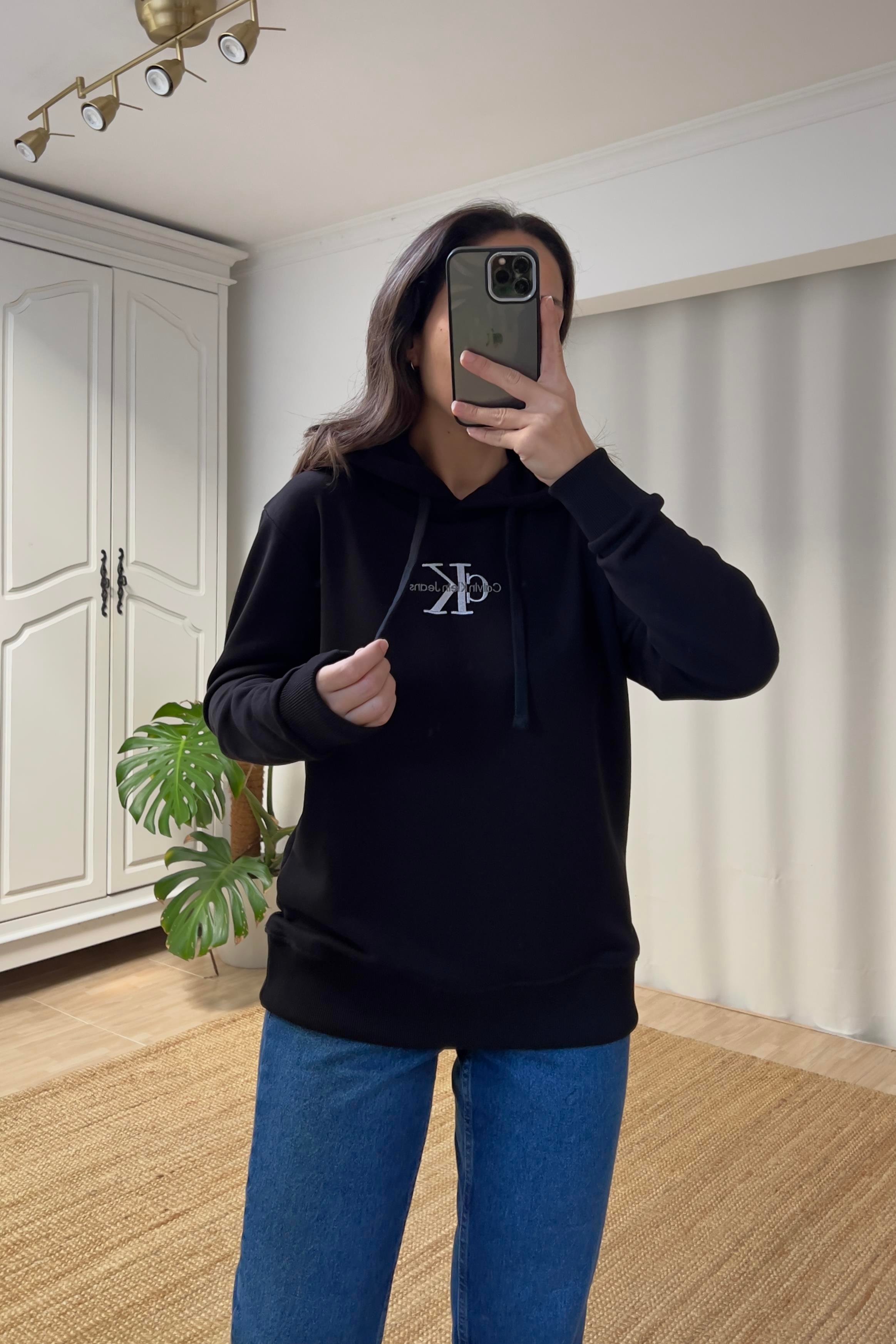 Siyah Logo Nakışlı Kapüşonlu Sweatshirt uygun fiyatlarda www.butikhola.com adresinde