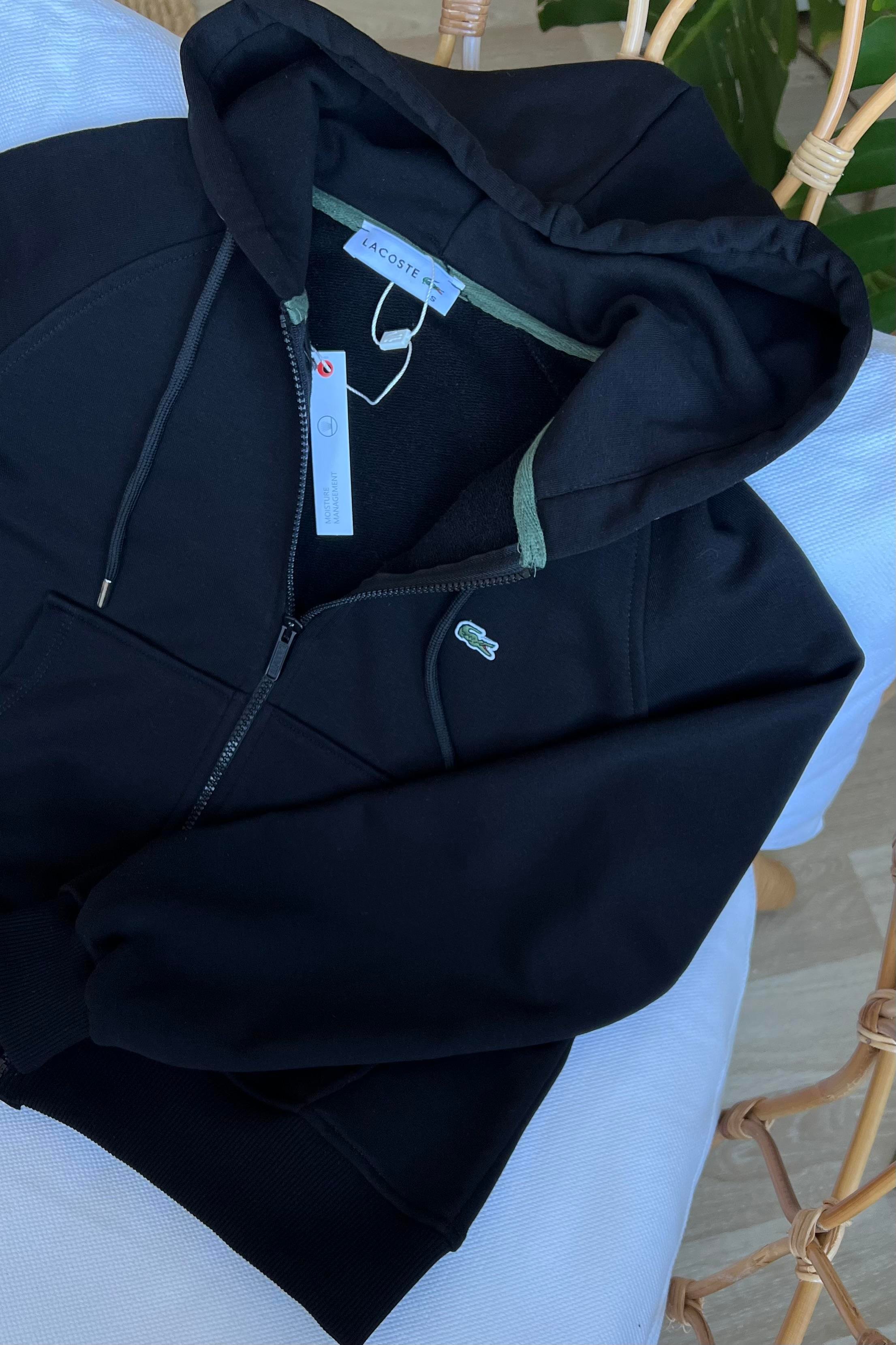 Siyah Logo Nakışlı Sweat Hırka uygun fiyatlarda www.butikhola.com adresinde