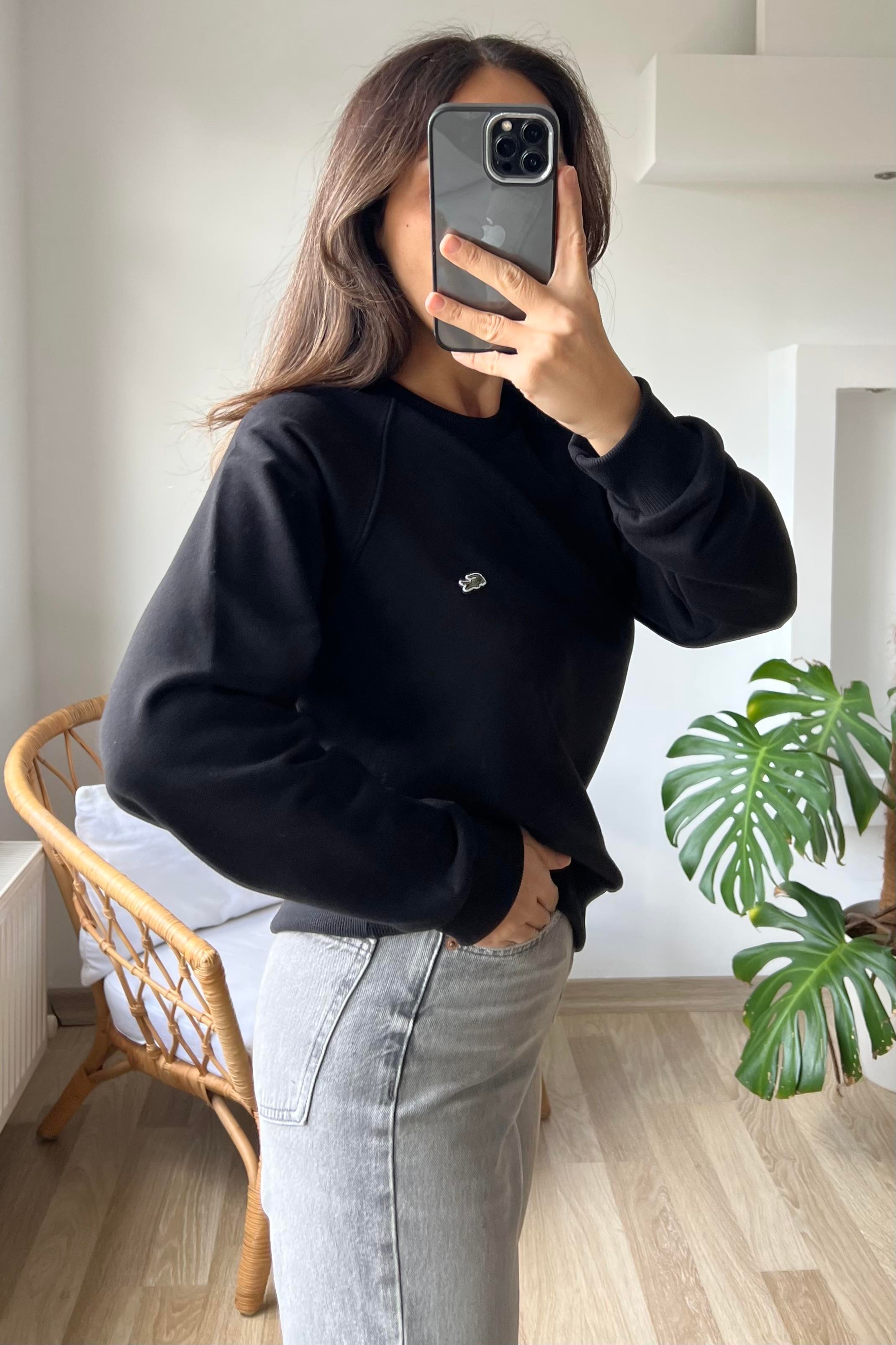 Siyah Logo Nakışlı Yaka Detaylı Sweatshirt uygun fiyatlarda www.butikhola.com adresinde