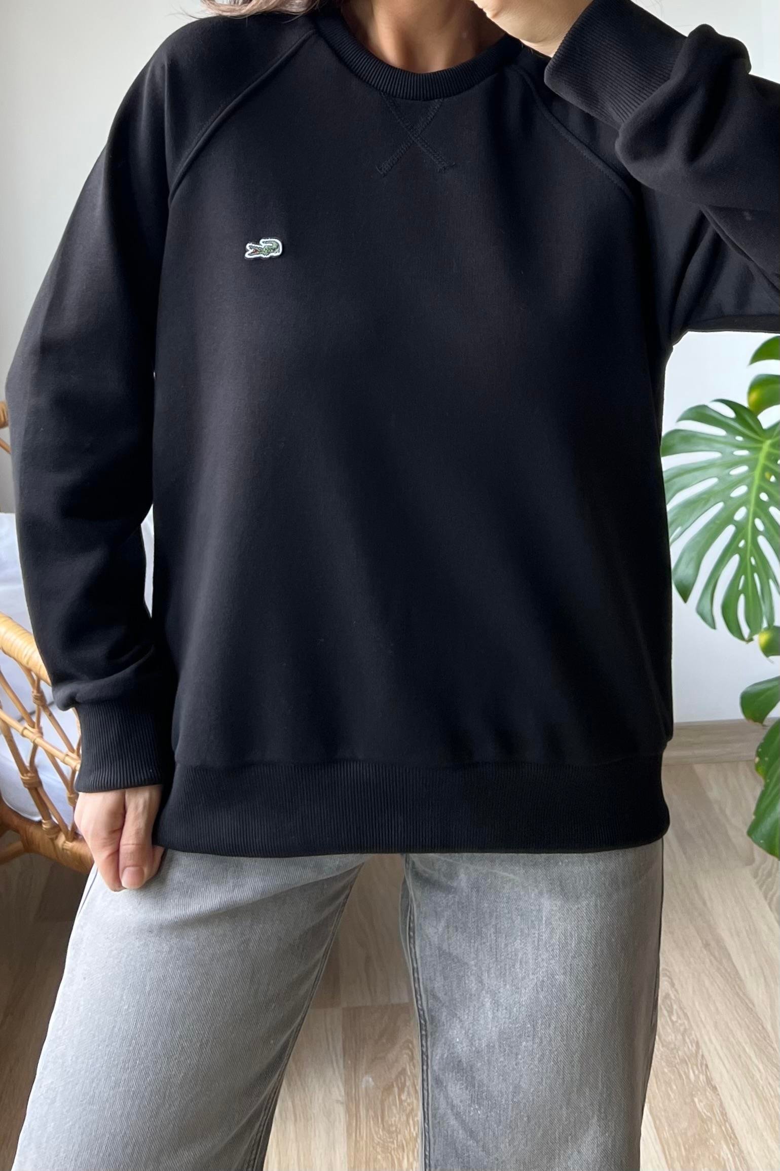 Siyah Logo Nakışlı Yaka Detaylı Sweatshirt uygun fiyatlarda www.butikhola.com adresinde
