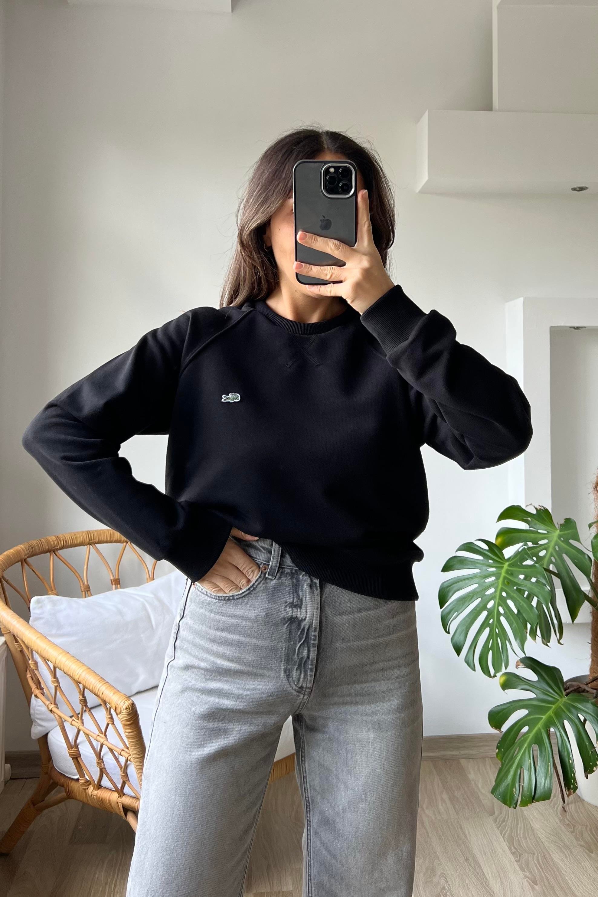 Siyah Logo Nakışlı Yaka Detaylı Sweatshirt uygun fiyatlarda www.butikhola.com adresinde