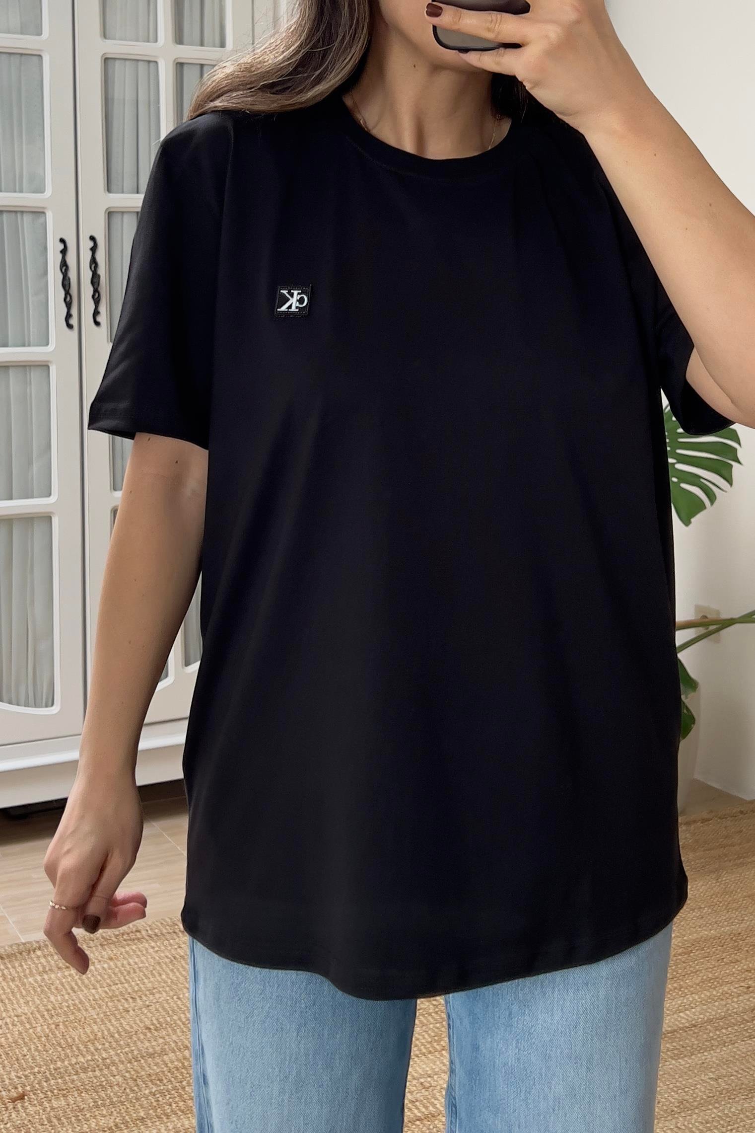 Siyah Mini Logolu Oversize Tshirt uygun fiyatlarda www.butikhola.com adresinde