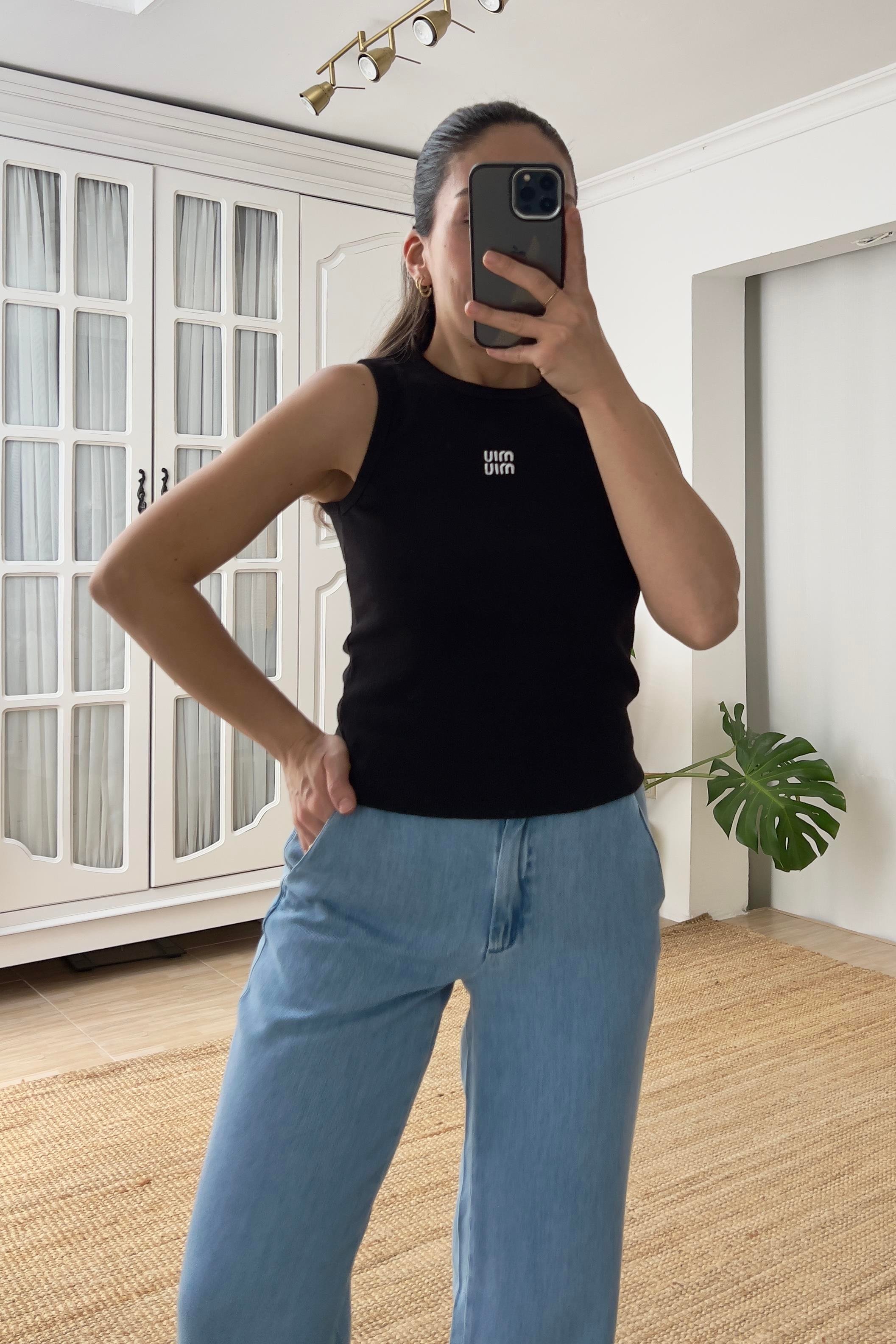 Siyah Miu Logolu Kolsuz Tshirt uygun fiyatlarda www.butikhola.com adresinde