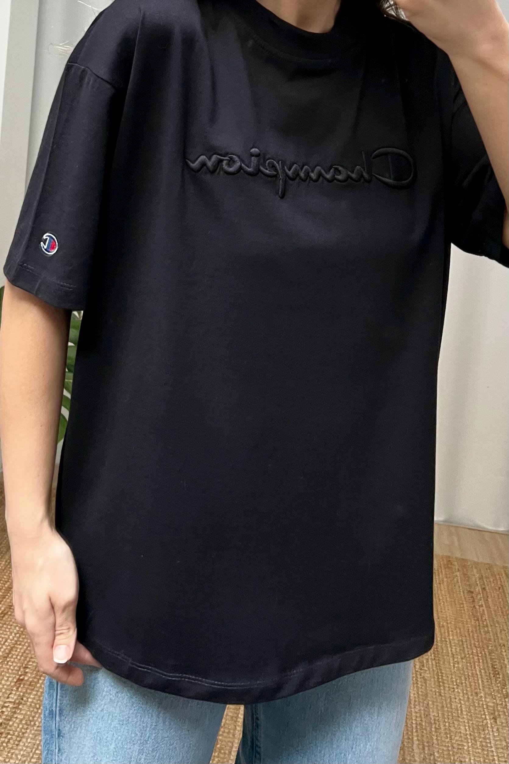 Siyah Nakışlı Logolu Oversize Tshirt uygun fiyatlarda www.butikhola.com adresinde