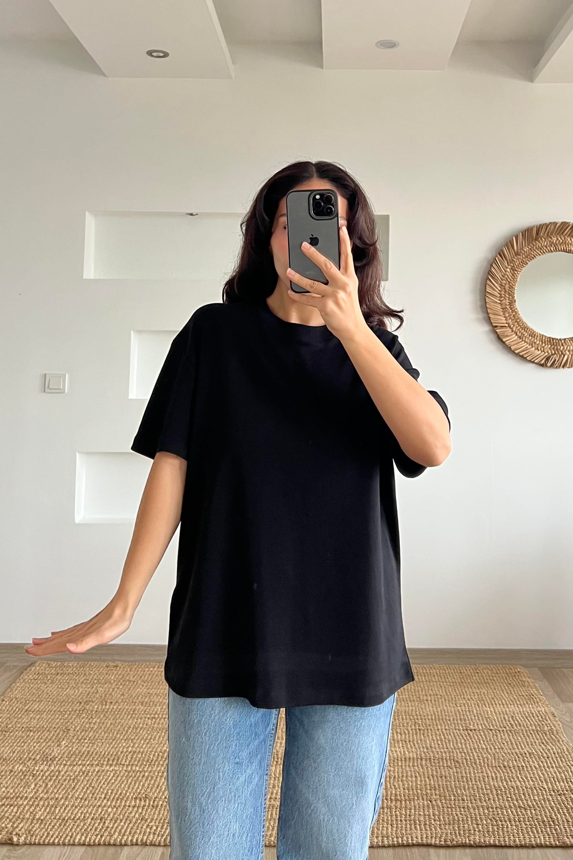 Siyah Organik Pamuklu Oversize Basic Tshirt uygun fiyatlarda www.butikhola.com adresinde