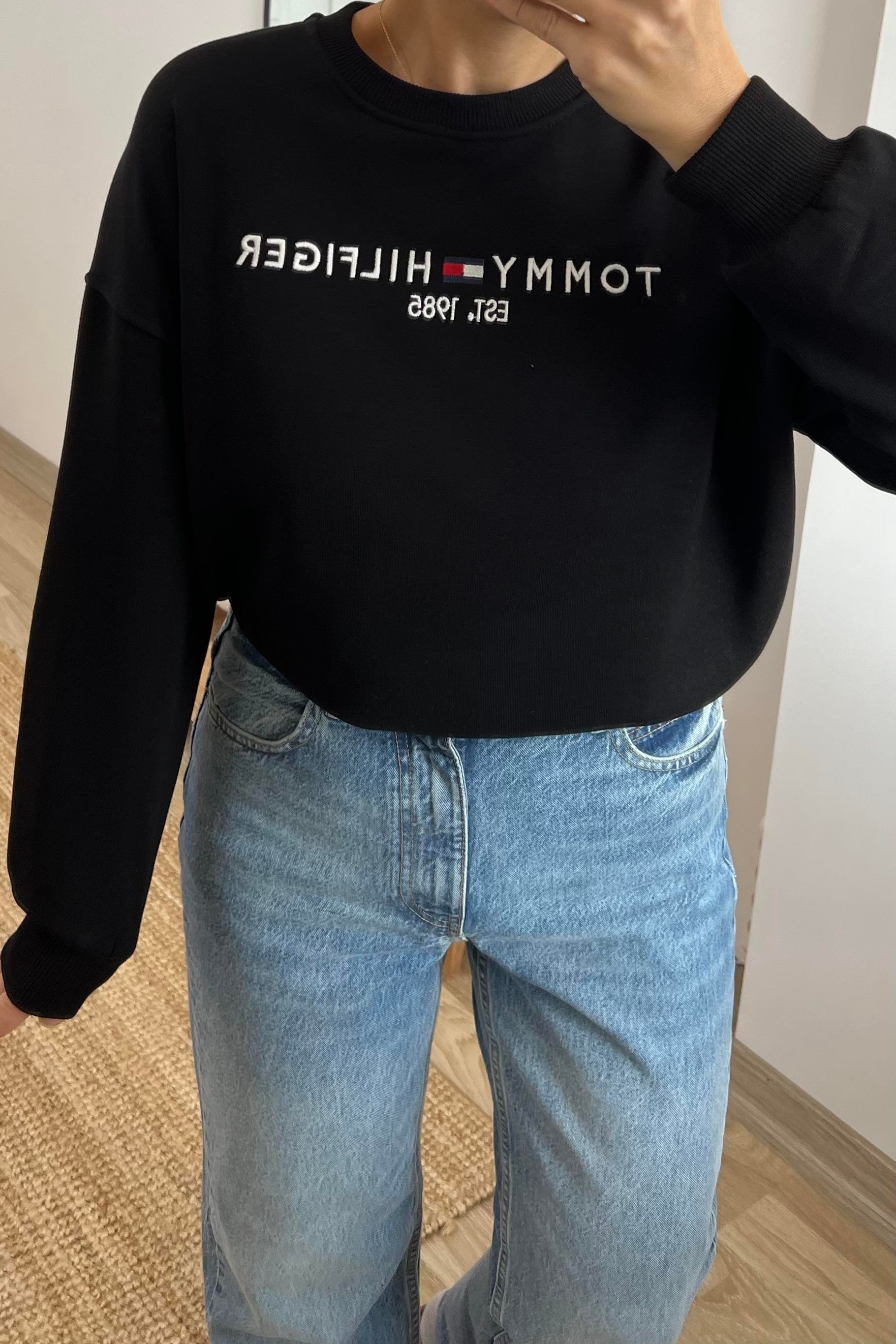 Siyah Oversize Logo Nakışlı Sweatshirt uygun fiyatlarda www.butikhola.com adresinde