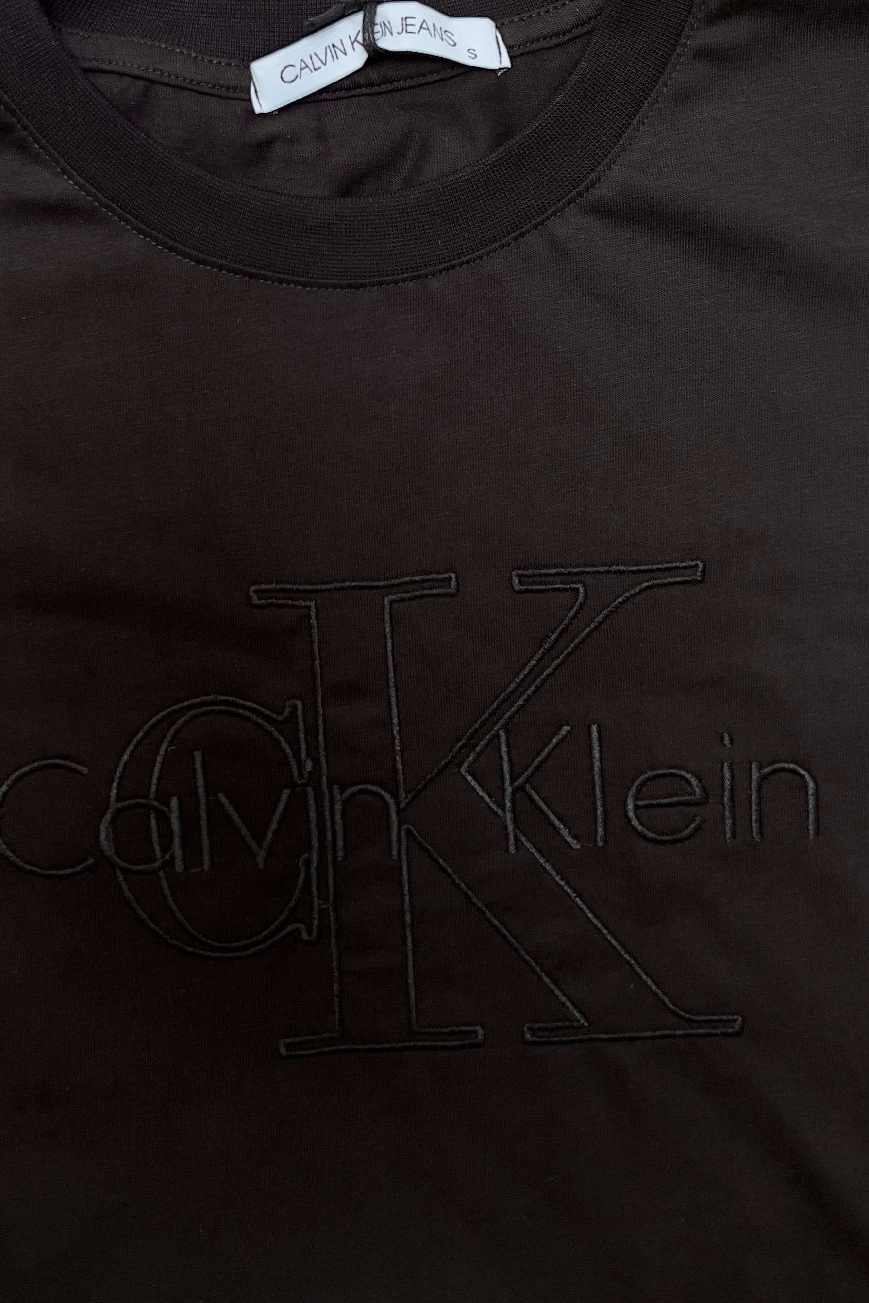 Siyah Oversize Logolu Nakışlı Tshirt uygun fiyatlarda www.butikhola.com adresinde