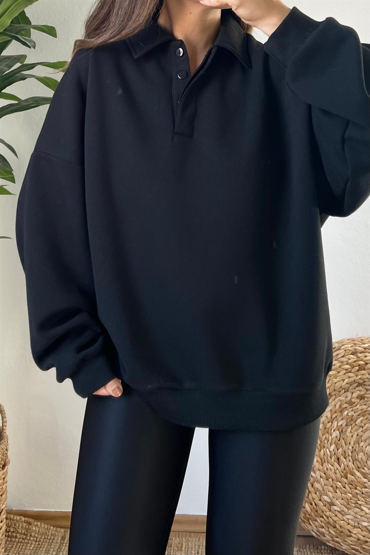 Siyah Pola Yaka eOversize Sweatshirt uygun fiyatlarda www.butikhola.com adresinde