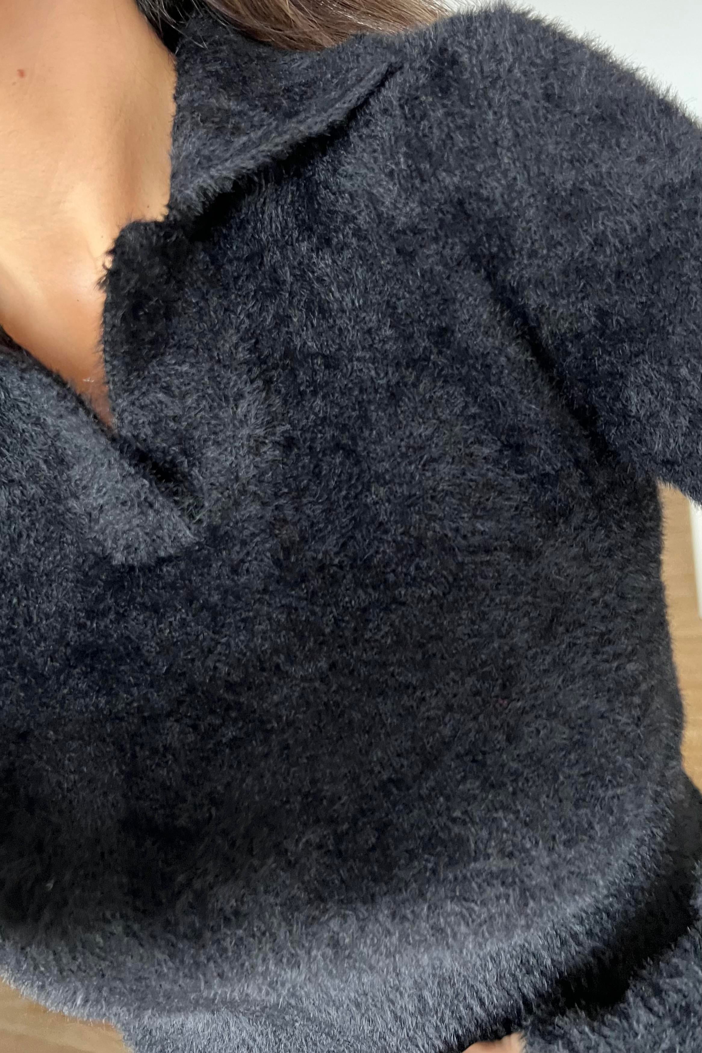 Siyah Polo Yaka Yumoş Kazak uygun fiyatlarda www.butikhola.com adresinde