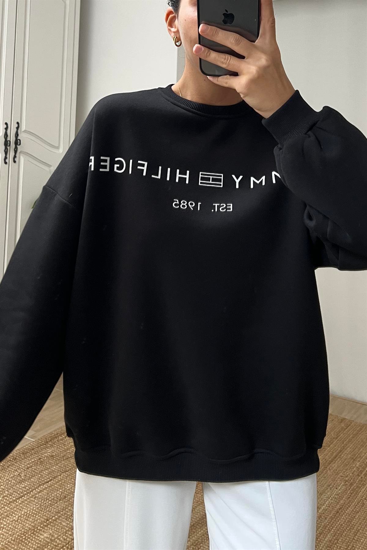 Siyah Tommy Sweatshirt uygun fiyatlarda www.butikhola.com adresinde