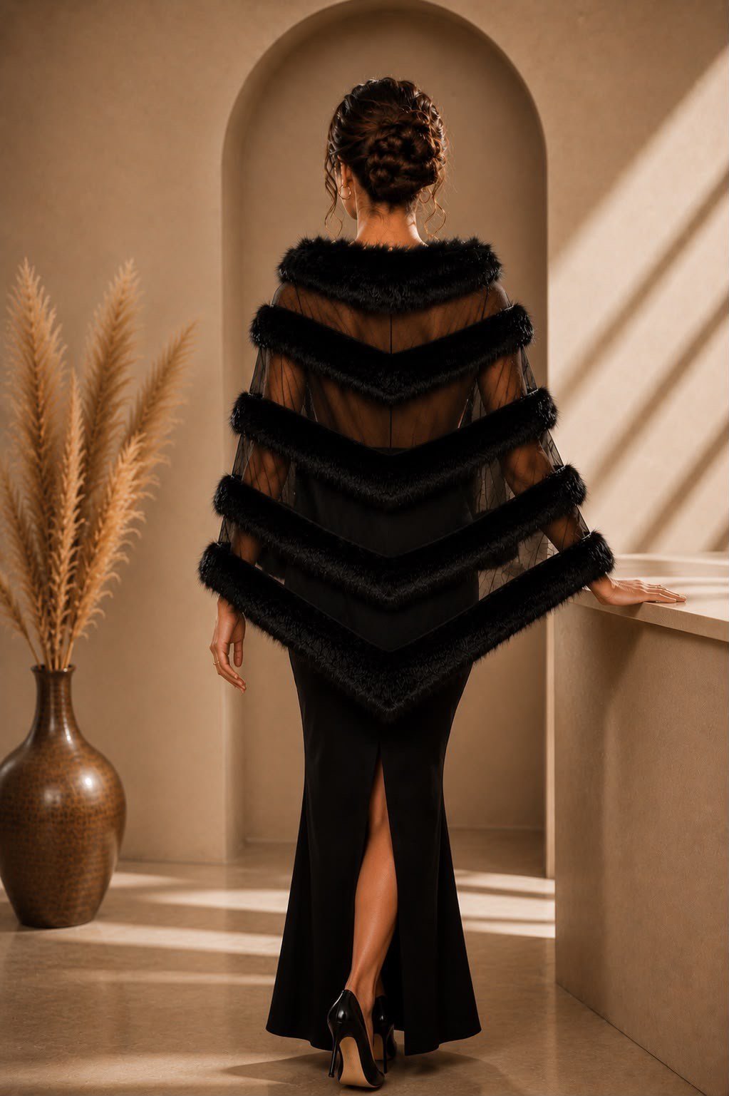 Siyah Tül ve Kürk Detaylı Üçgen Abiye Şal uygun fiyatlarda www.butikhola.com adresinde