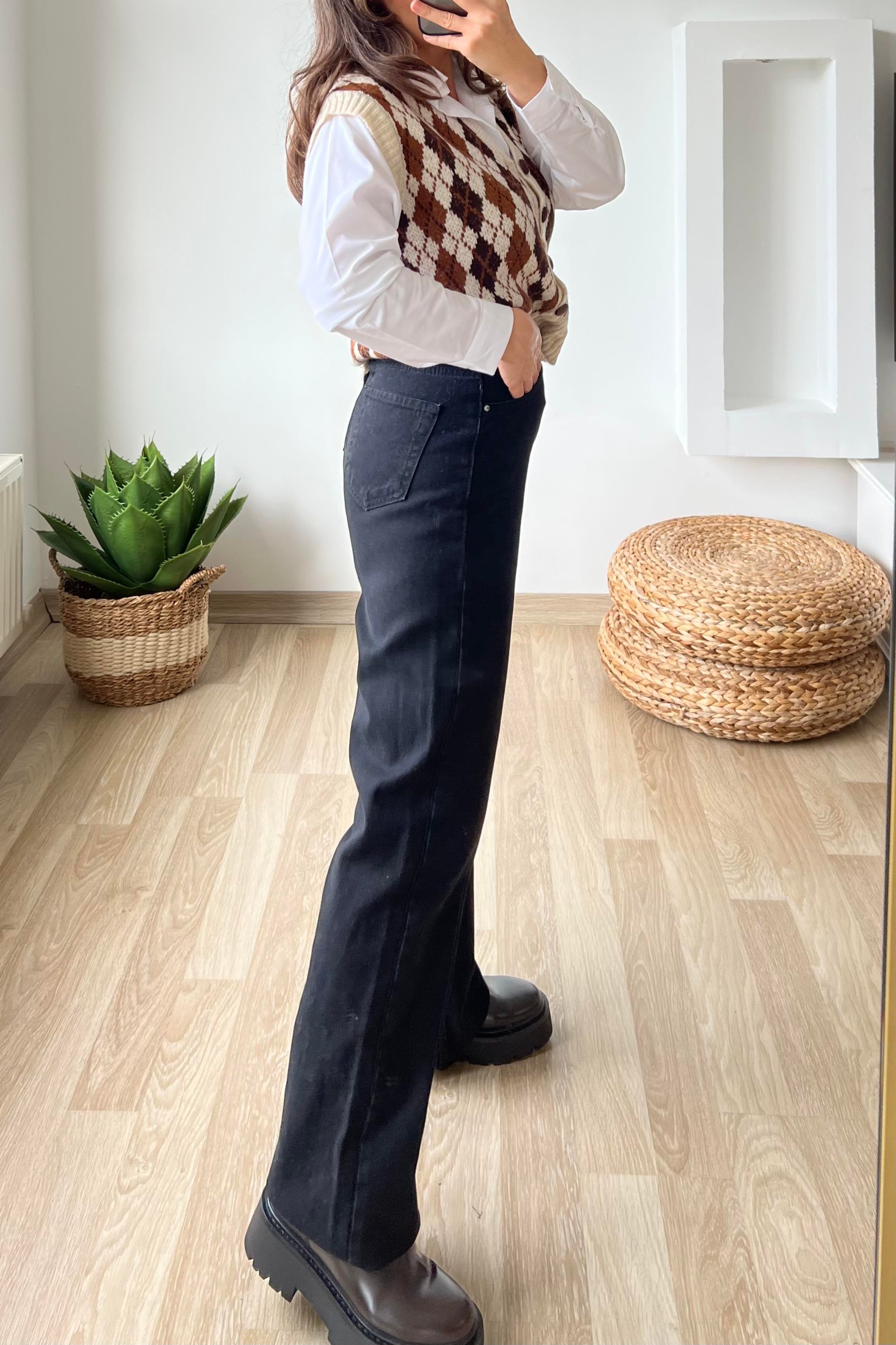 Siyah Yıkamalı Straight Fit Kesik Paça Jean  uygun fiyatlarda www.butikhola.com adresinde