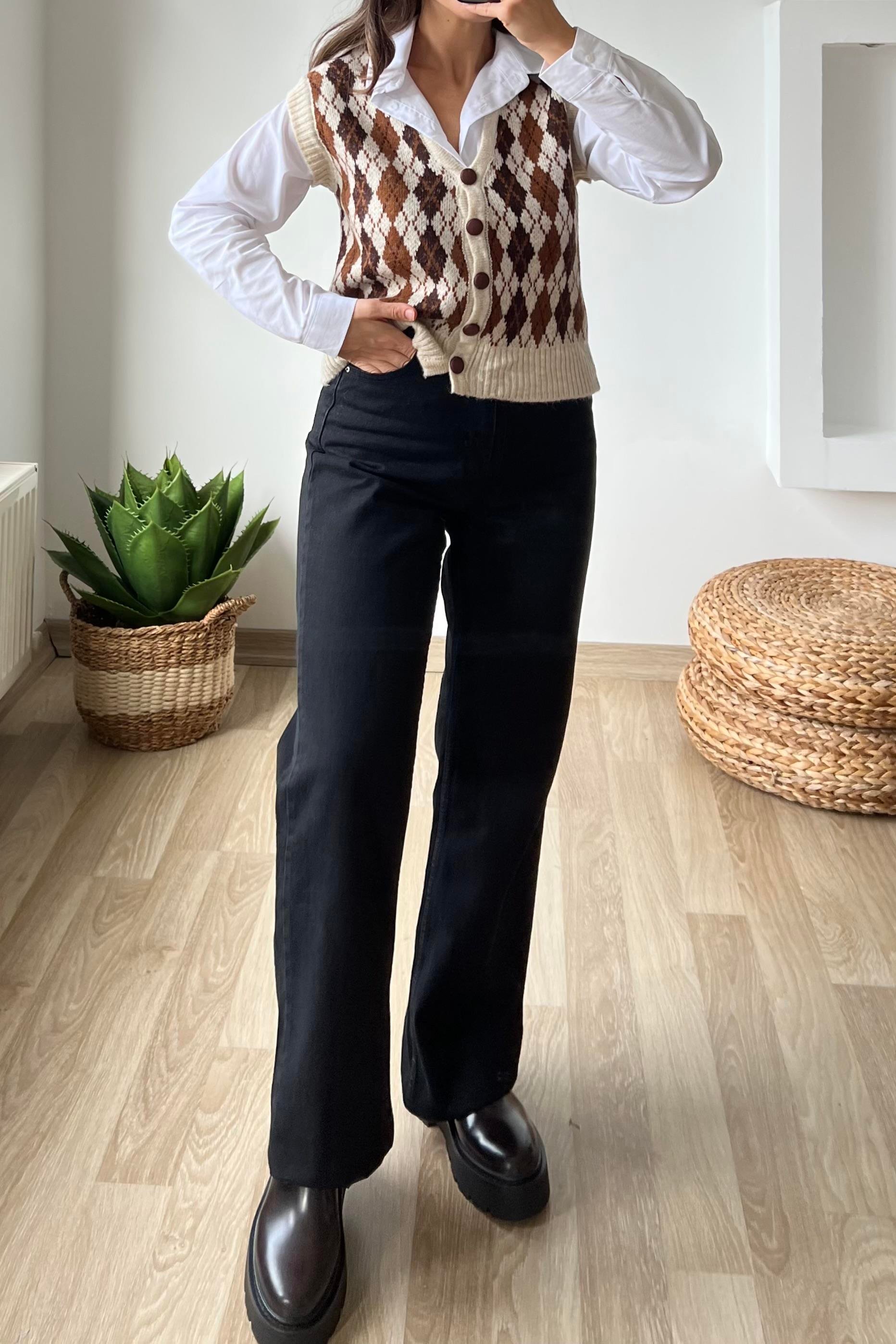 Siyah Yıkamalı Straight Fit Kesik Paça Jean  uygun fiyatlarda www.butikhola.com adresinde