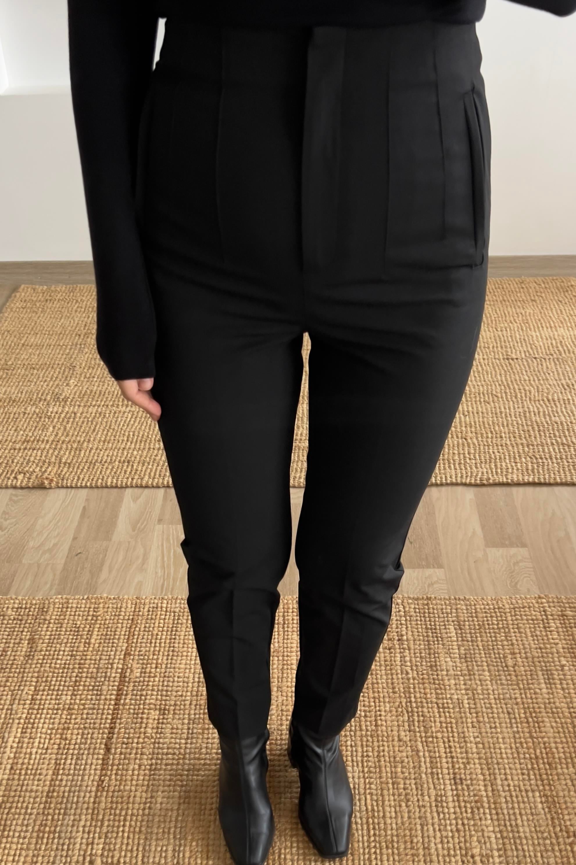Siyah Yüksek Bel Dikiş Detaylı Pantolon uygun fiyatlarda www.butikhola.com adresinde
