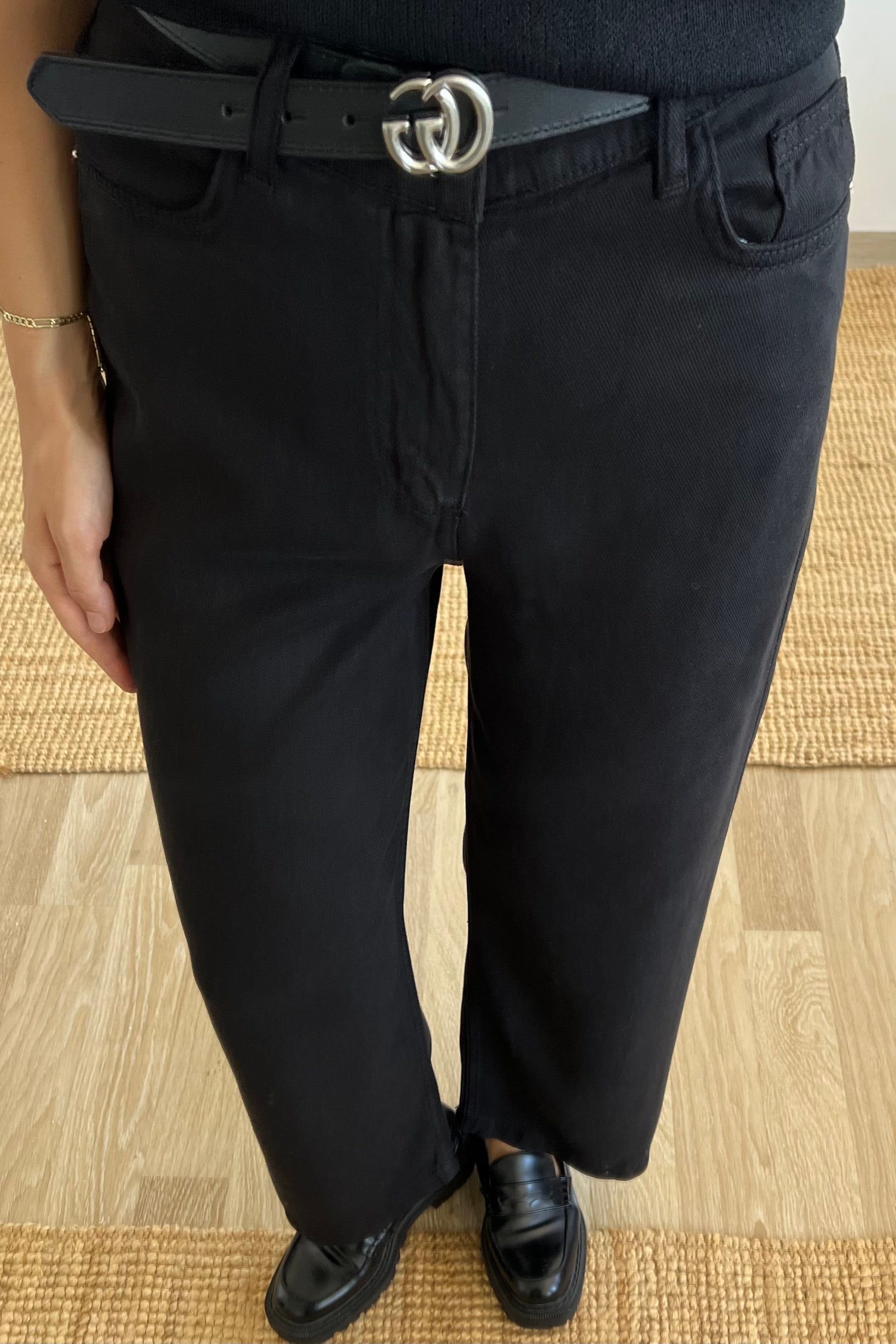 Siyah Yumuşak Dokulu Jean uygun fiyatlarda www.butikhola.com adresinde