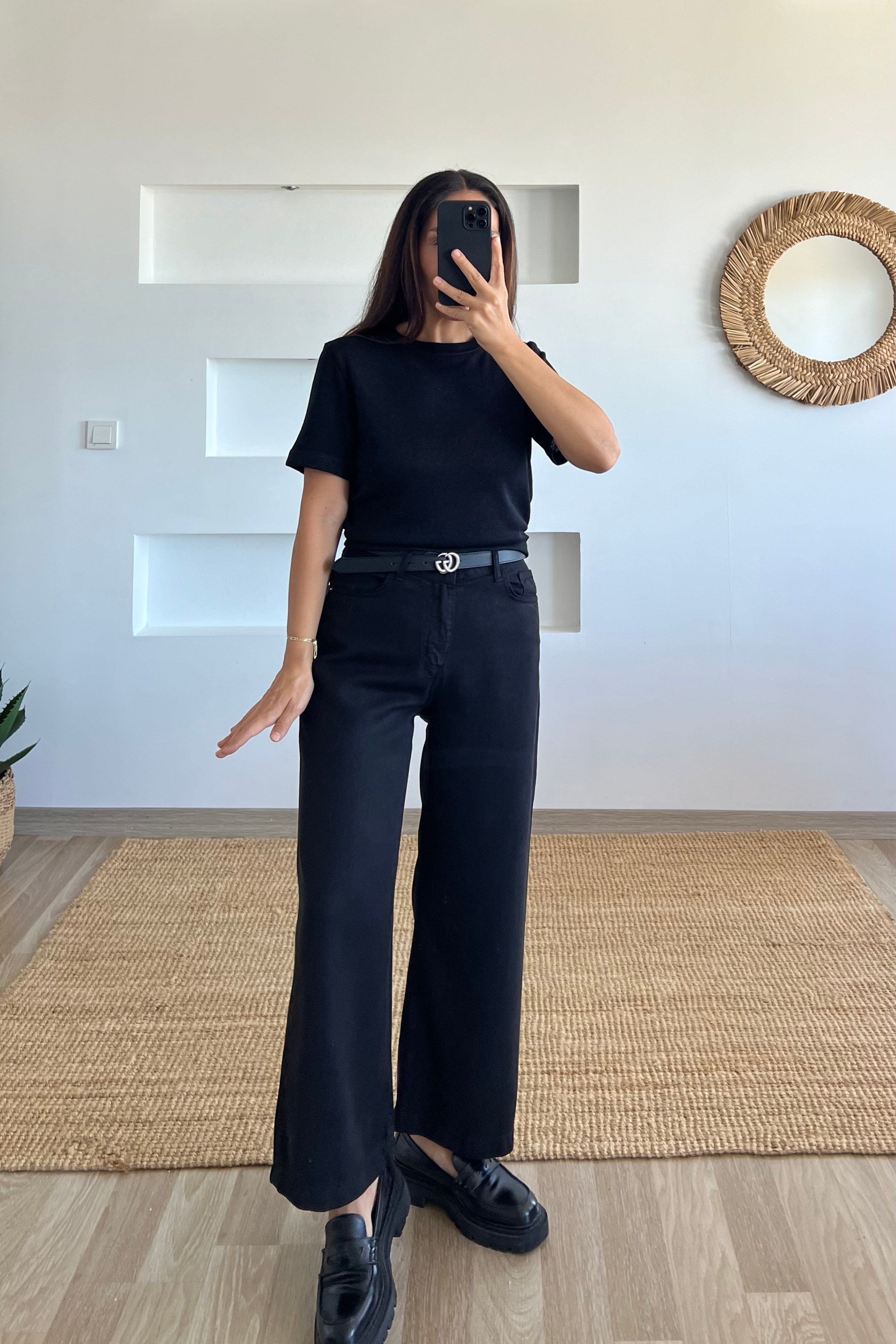 Siyah Yumuşak Dokulu Jean uygun fiyatlarda www.butikhola.com adresinde