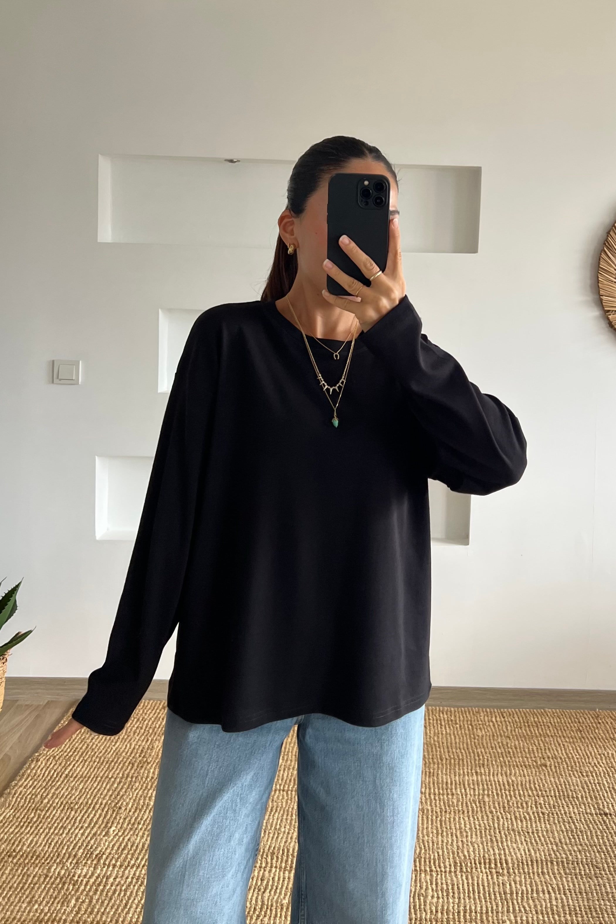 Siyah Yumuşak Dokulu Uzun Kollu Sweat uygun fiyatlarda www.butikhola.com adresinde