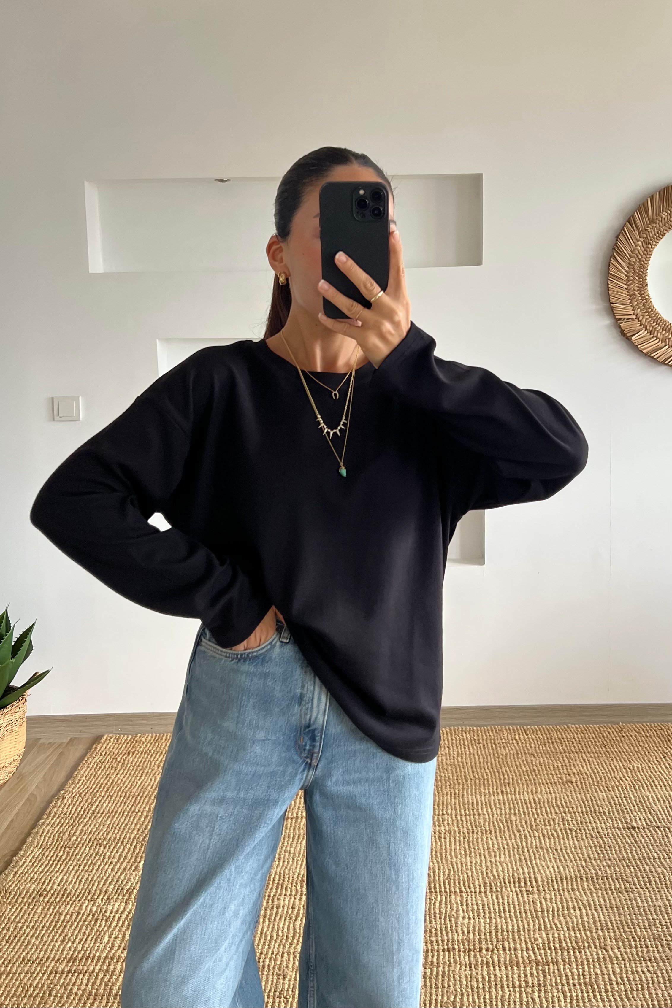 Siyah Yumuşak Dokulu Uzun Kollu Sweat uygun fiyatlarda www.butikhola.com adresinde