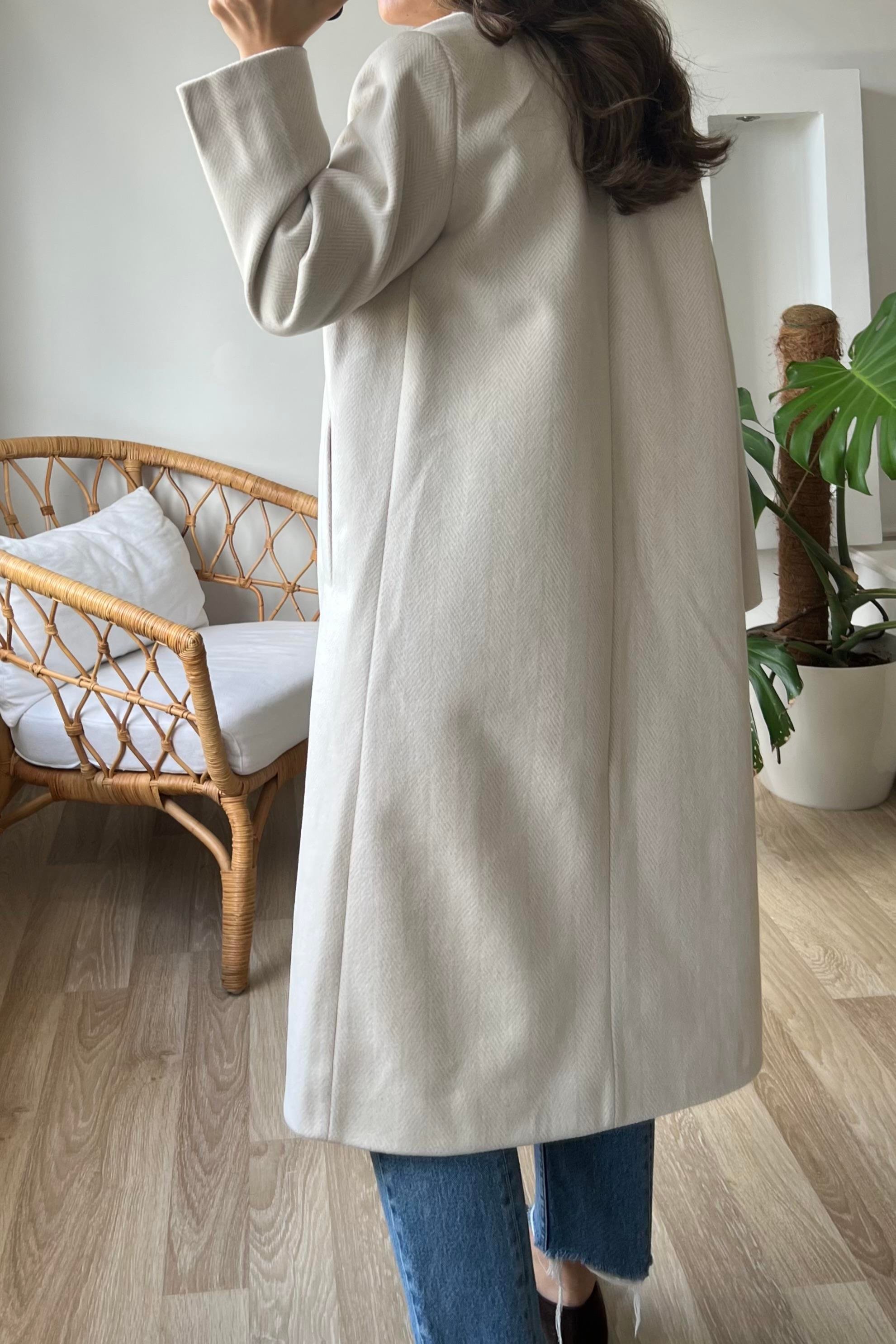 Taş Balıksırtı Premium Kruvaze Kaban uygun fiyatlarda www.butikhola.com adresinde