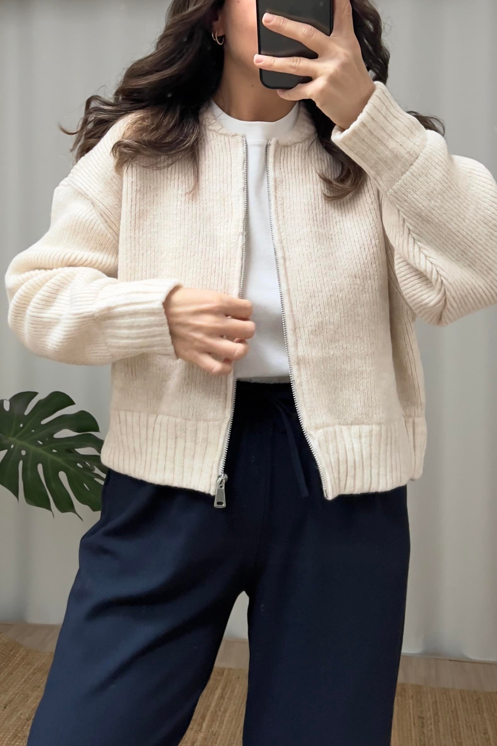 Taş Rengi Bomber Hırka uygun fiyatlarda www.butikhola.com adresinde