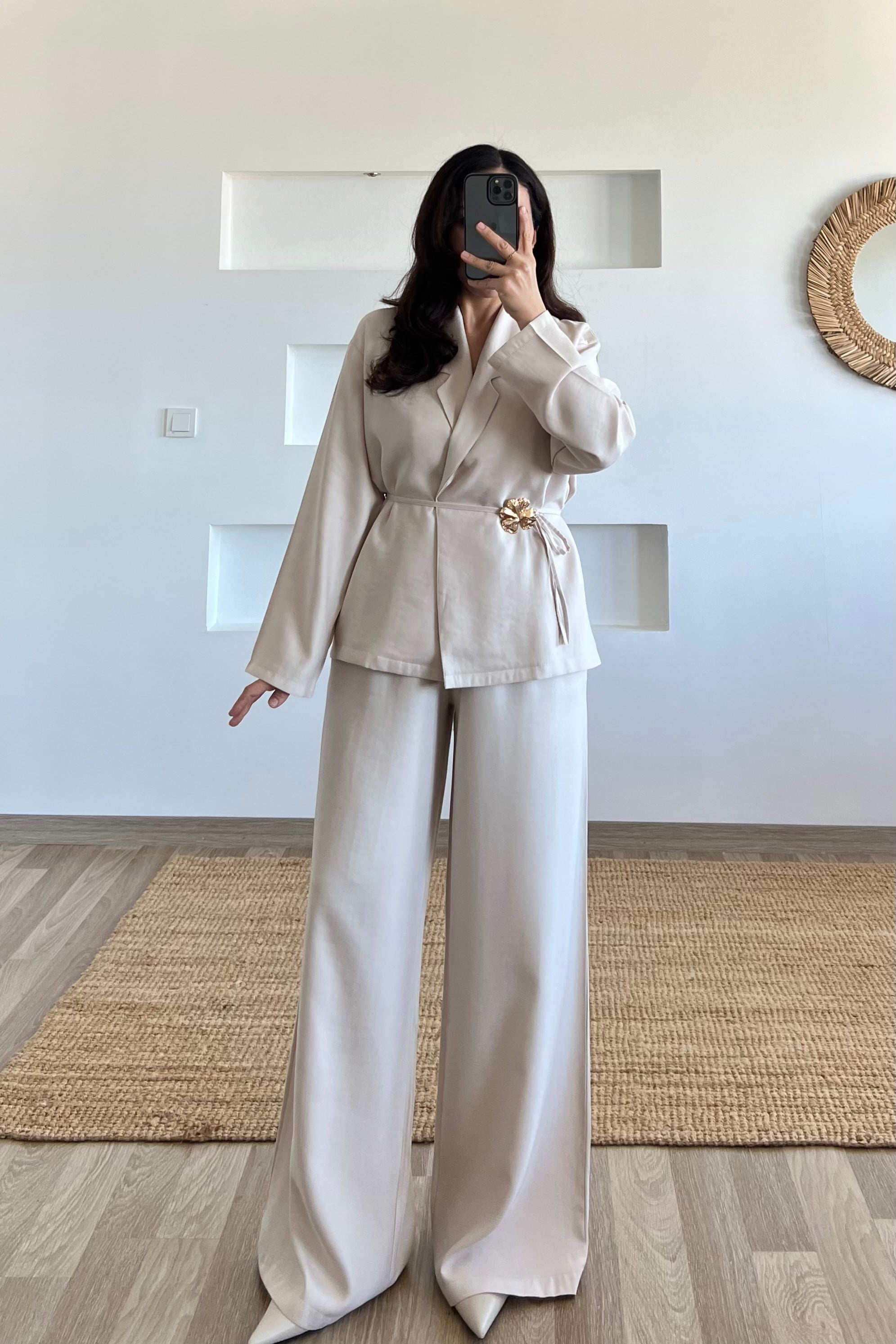 Taş Rengi Çıkarılabilir Broşlu Kimono Pantolon Takım uygun fiyatlarda www.butikhola.com adresinde