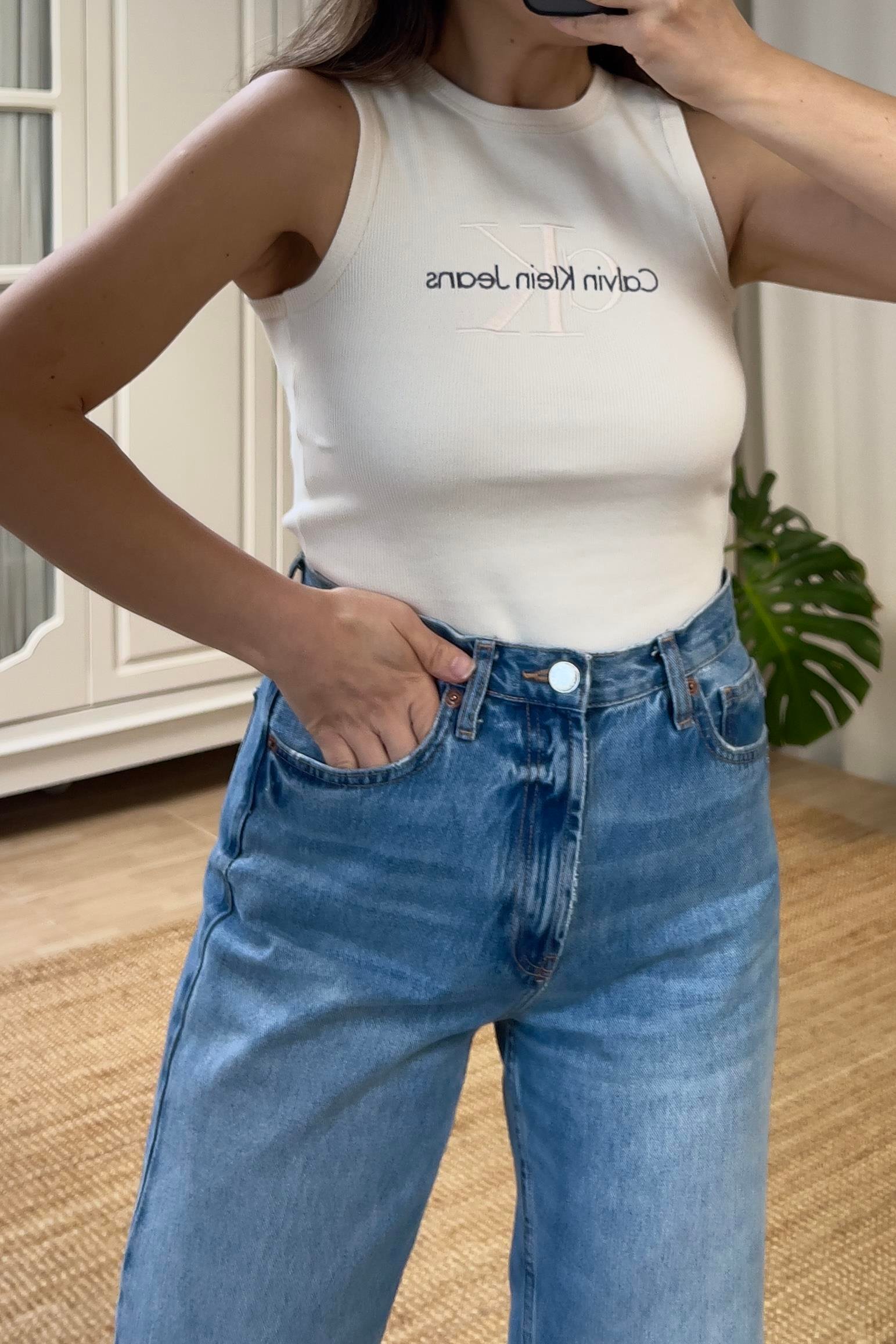 Taş Yazı Logolu Kolsuz Tshirt uygun fiyatlarda www.butikhola.com adresinde