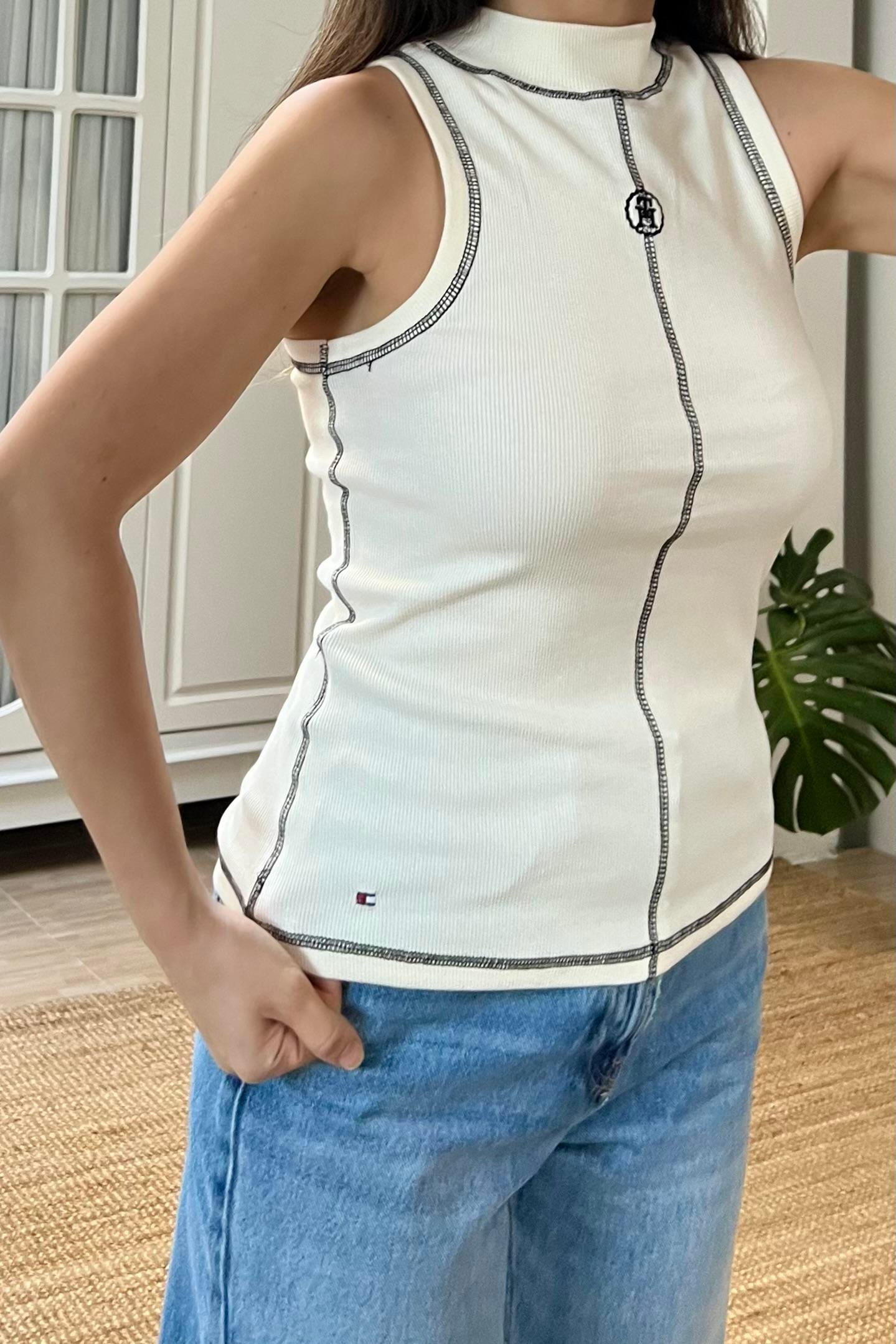 TH Ekru Logo Nakışlı Dikiş Detaylı Kolsuz Tshirt uygun fiyatlarda www.butikhola.com adresinde