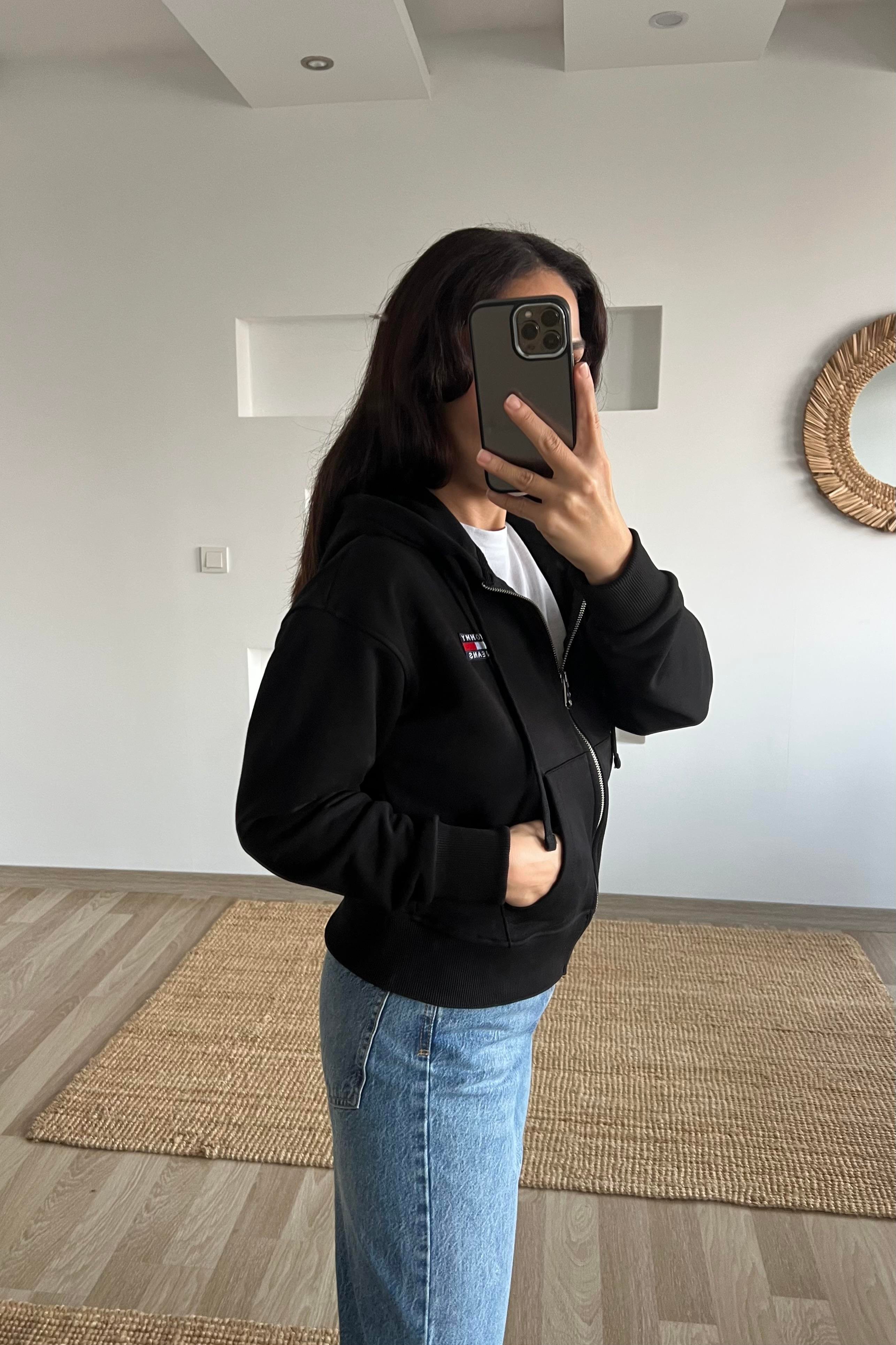 TH Siyah Logo Nakışlı Sweat Hırka uygun fiyatlarda www.butikhola.com adresinde