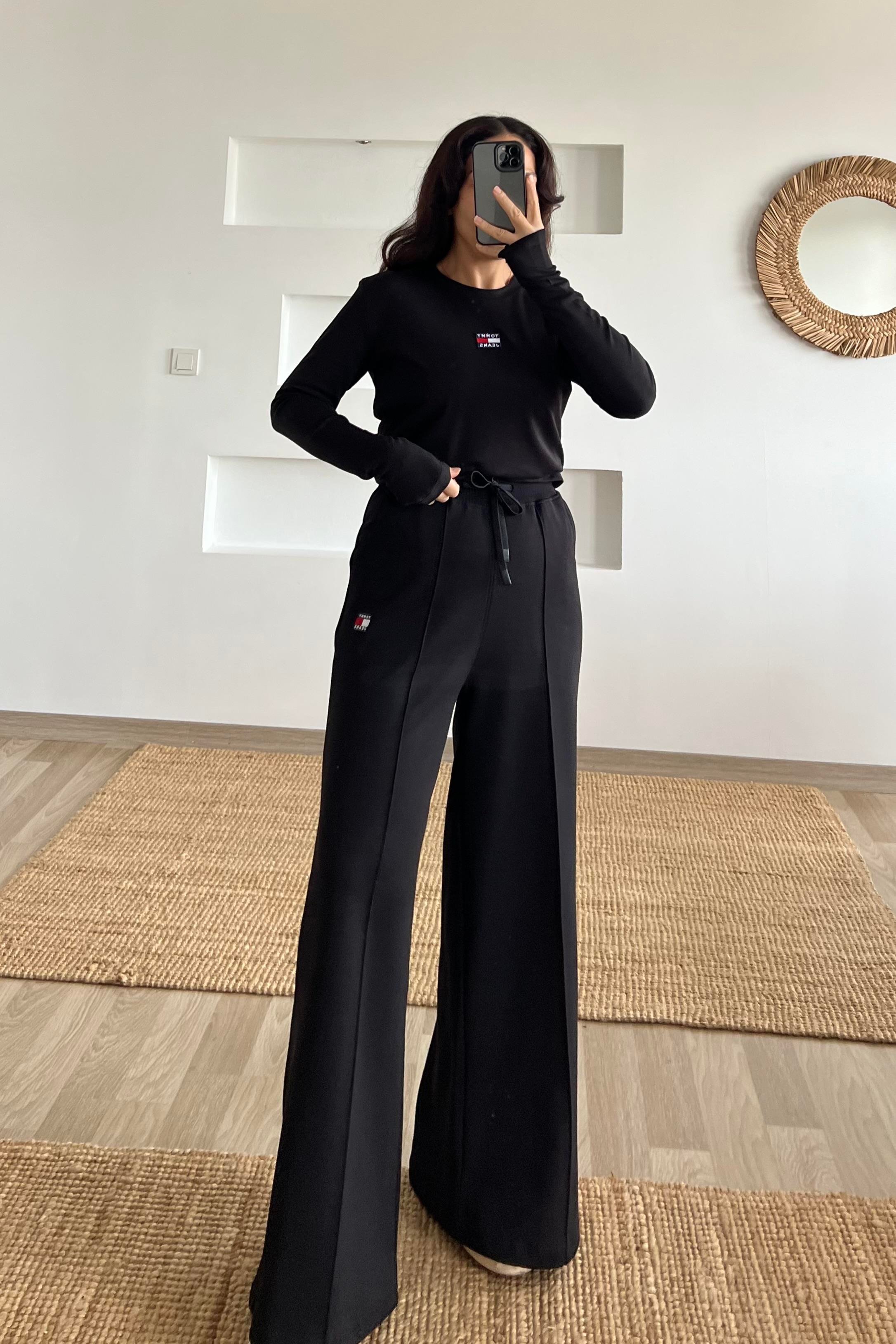 TH Siyah Logo Nakışlı Uzun Kol Bluz uygun fiyatlarda www.butikhola.com adresinde