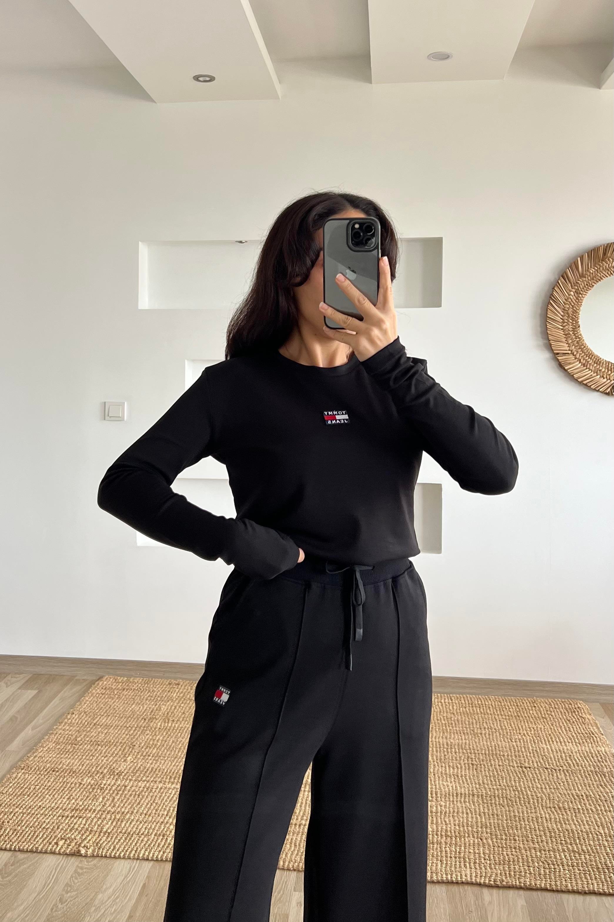 TH Siyah Logo Nakışlı Uzun Kol Bluz uygun fiyatlarda www.butikhola.com adresinde