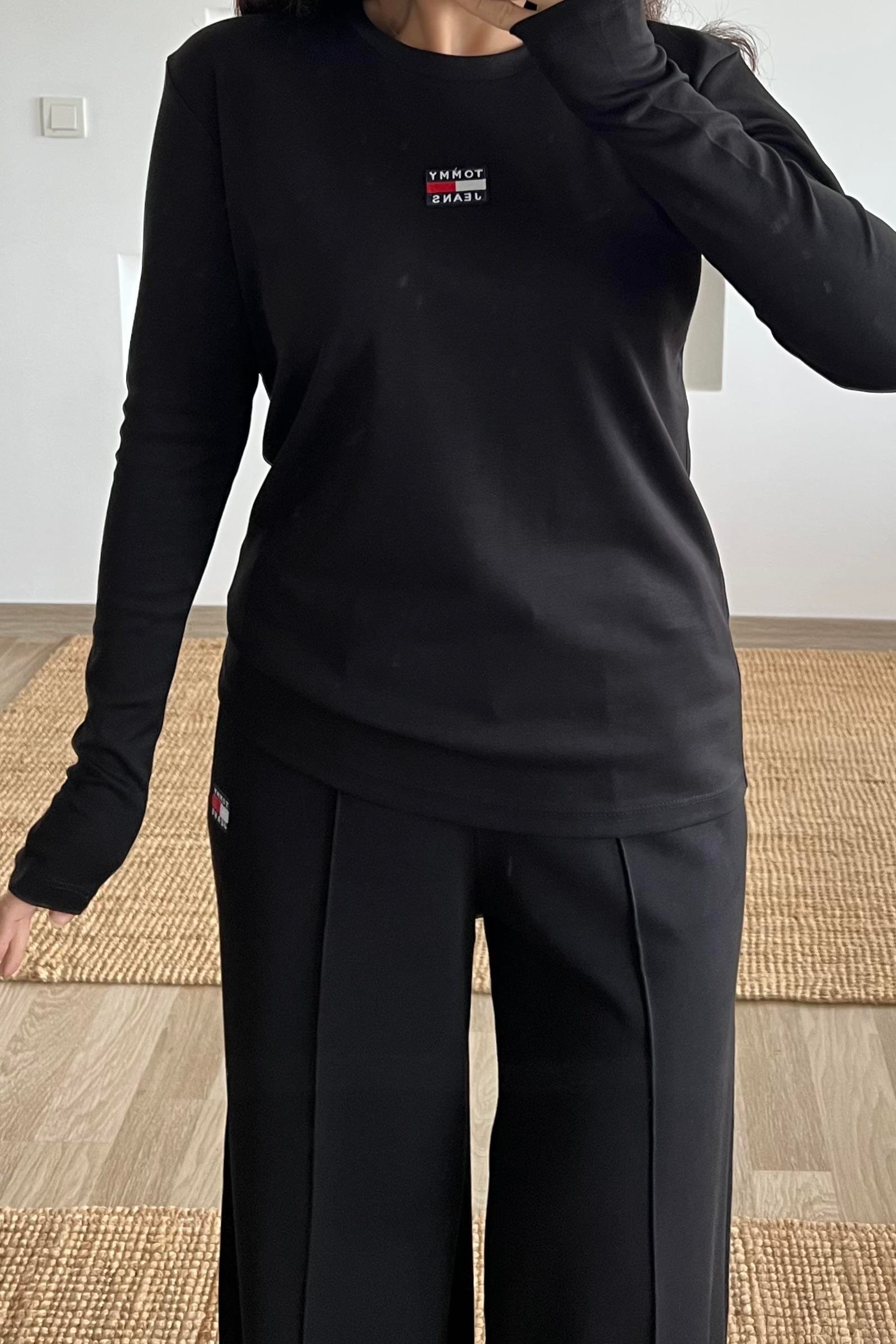 TH Siyah Logo Nakışlı Uzun Kol Bluz uygun fiyatlarda www.butikhola.com adresinde