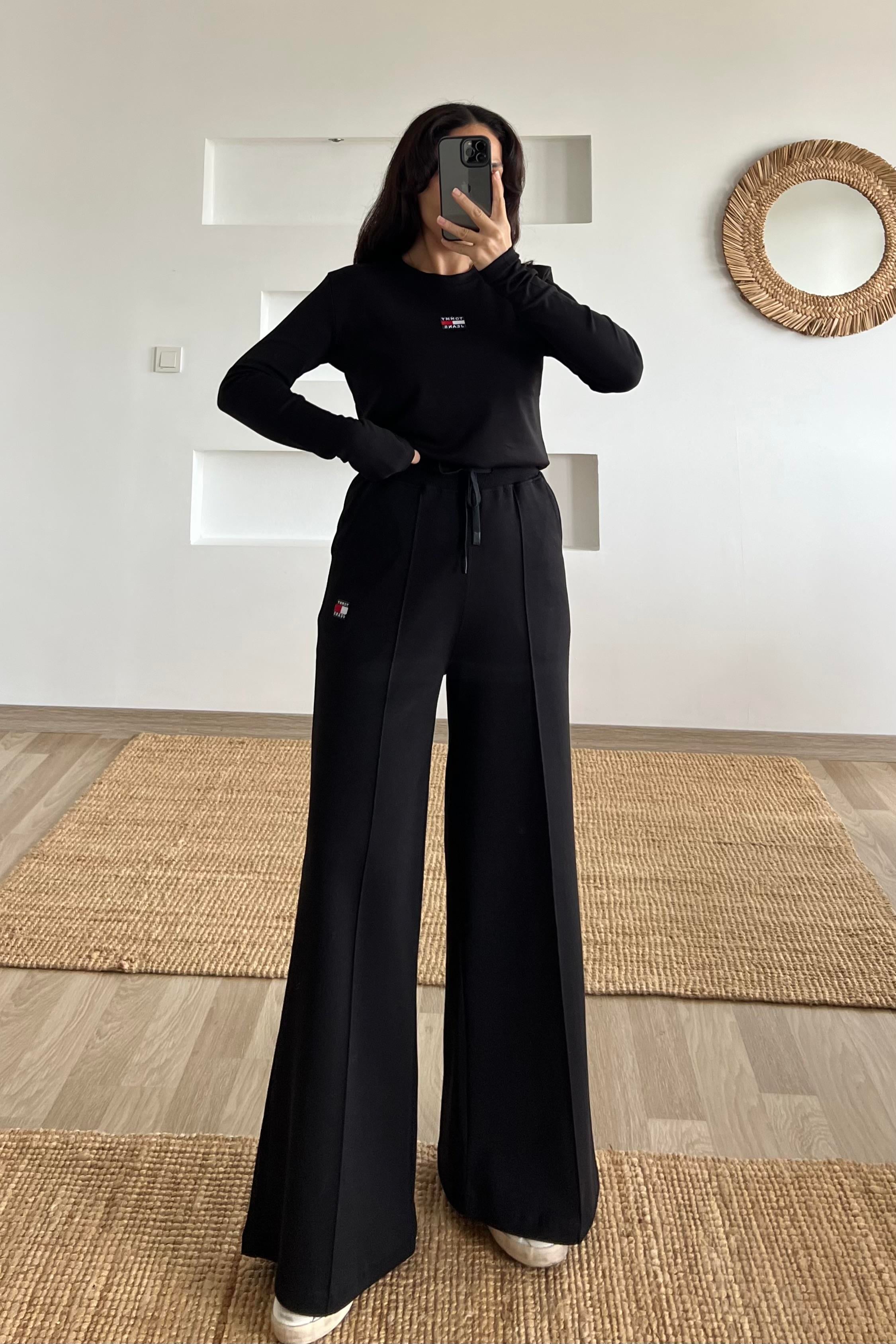 TH Siyah Logo Nakışlı Uzun Kol Bluz uygun fiyatlarda www.butikhola.com adresinde