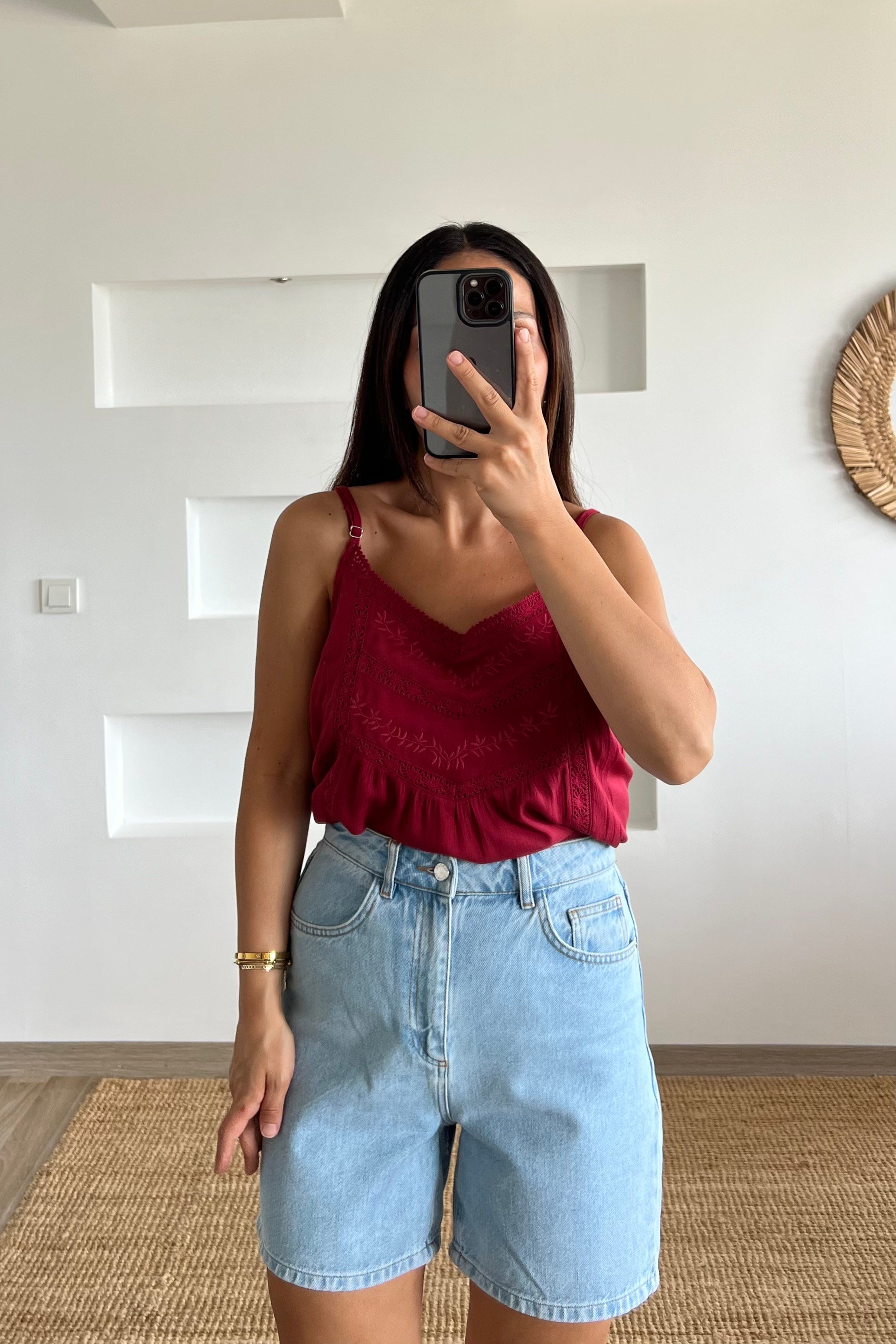 Vişne Fisto Detaylı Askılı Bluz uygun fiyatlarda www.butikhola.com adresinde