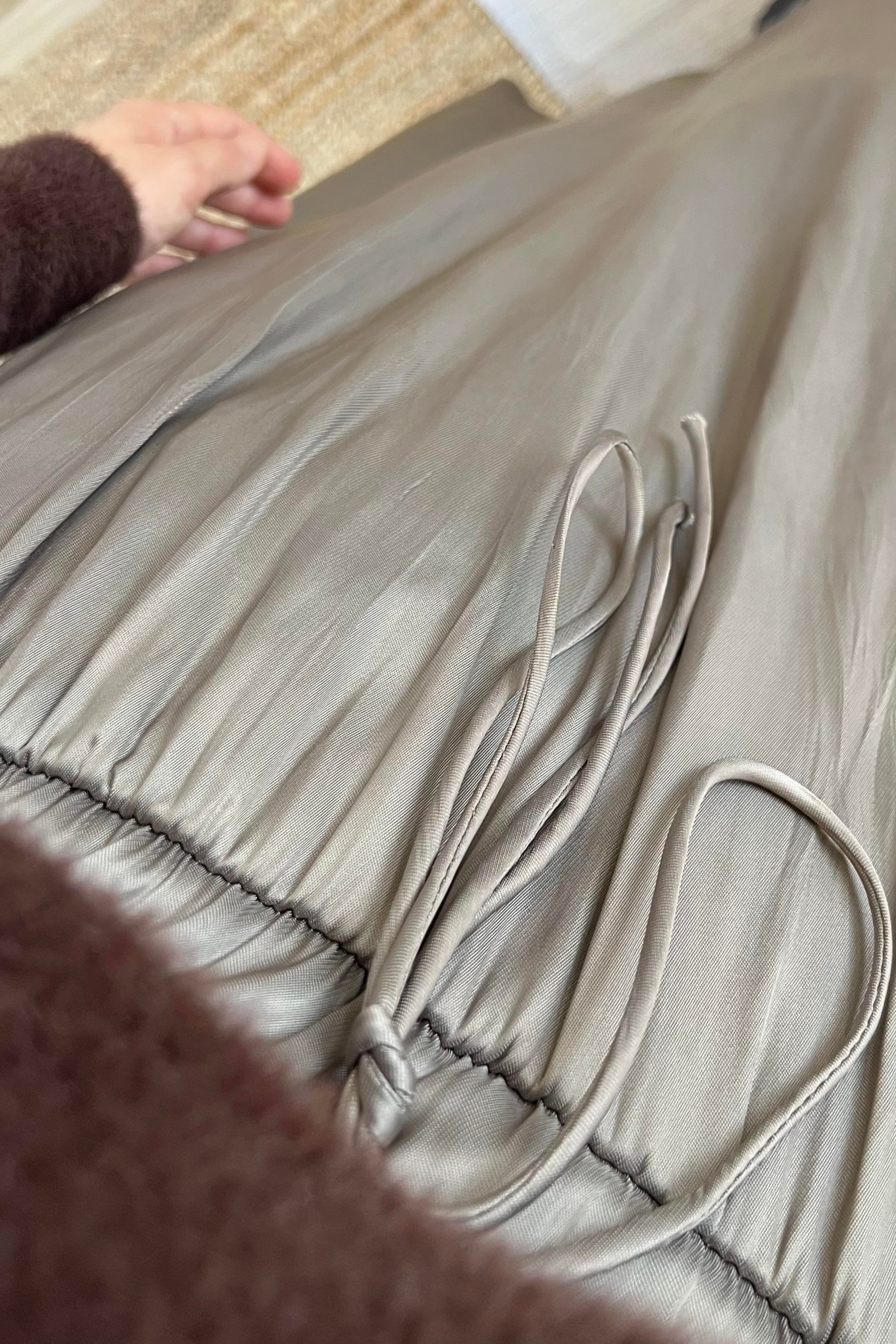 Vizon ZR Pilili Saten Midi Etek uygun fiyatlarda www.butikhola.com adresinde