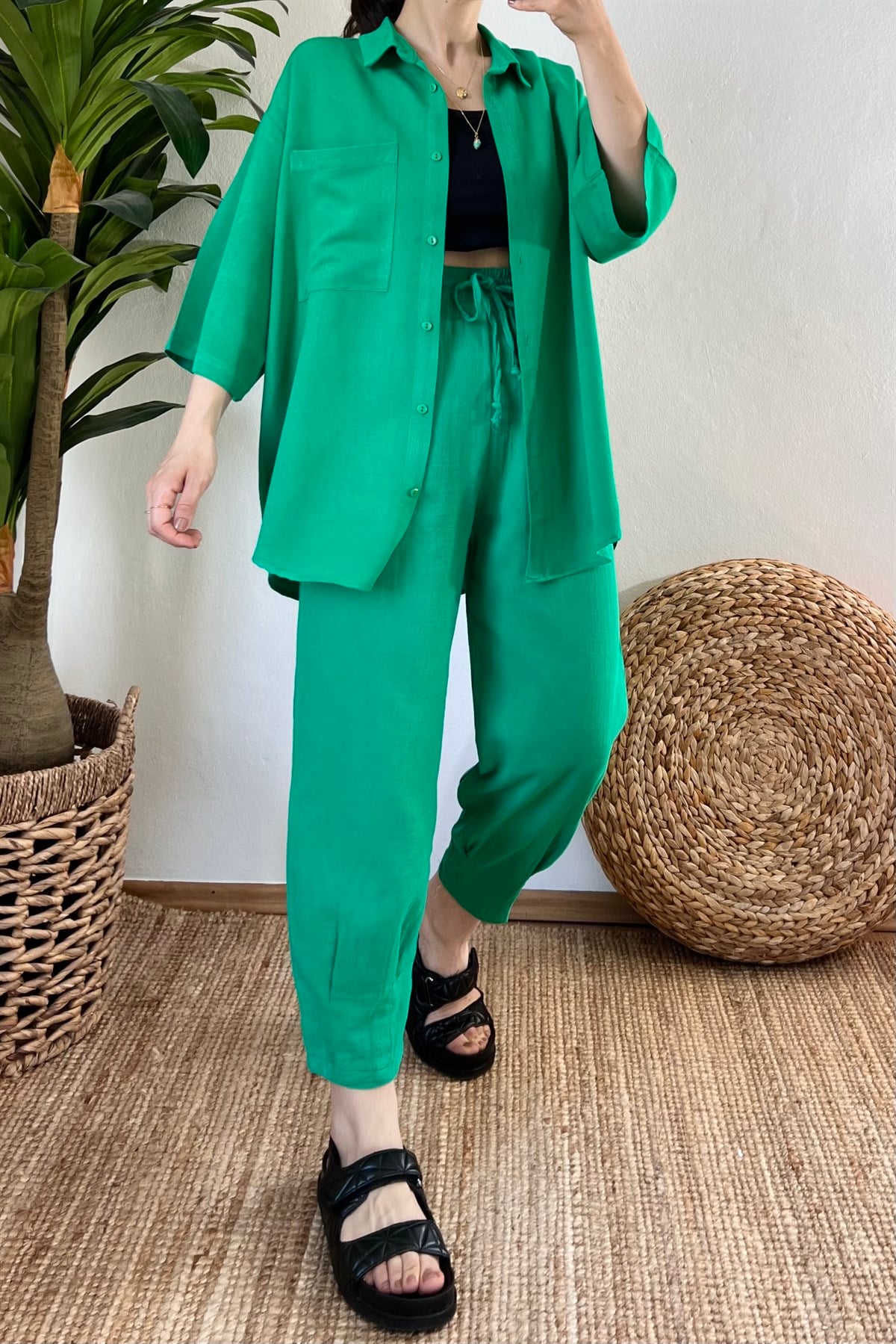 Yeşil Beli Lastikli Paçası Pilili Keten Pantolon uygun fiyatlarda www.butikhola.com adresinde