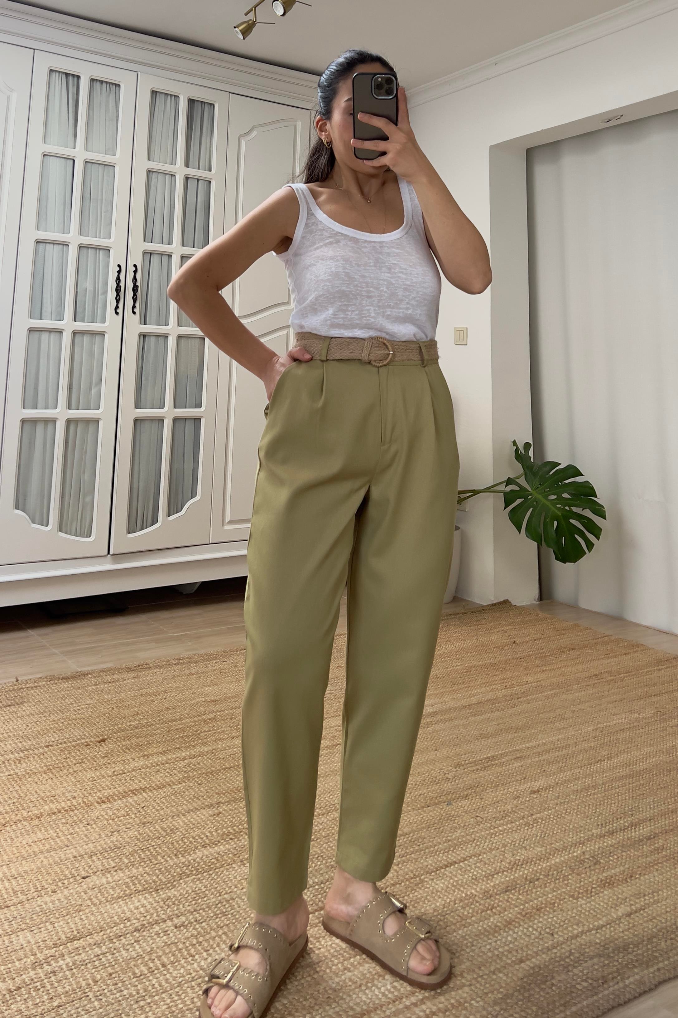 Yeşil Hasır Kemerli Havuç Kesim Pantolon uygun fiyatlarda www.butikhola.com adresinde