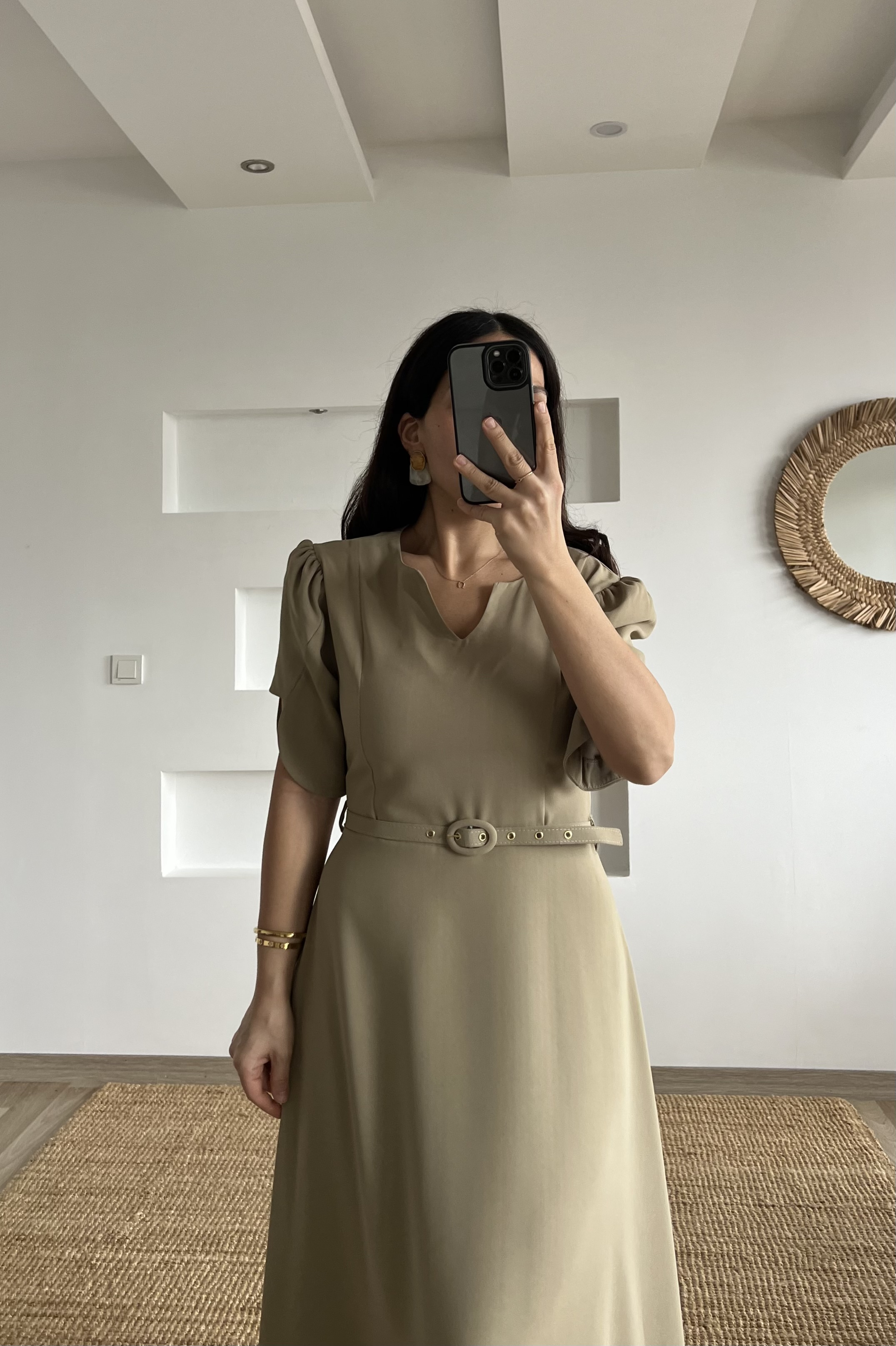 Yeşil Kemerli Asimetrik Kol Elbise uygun fiyatlarda www.butikhola.com adresinde
