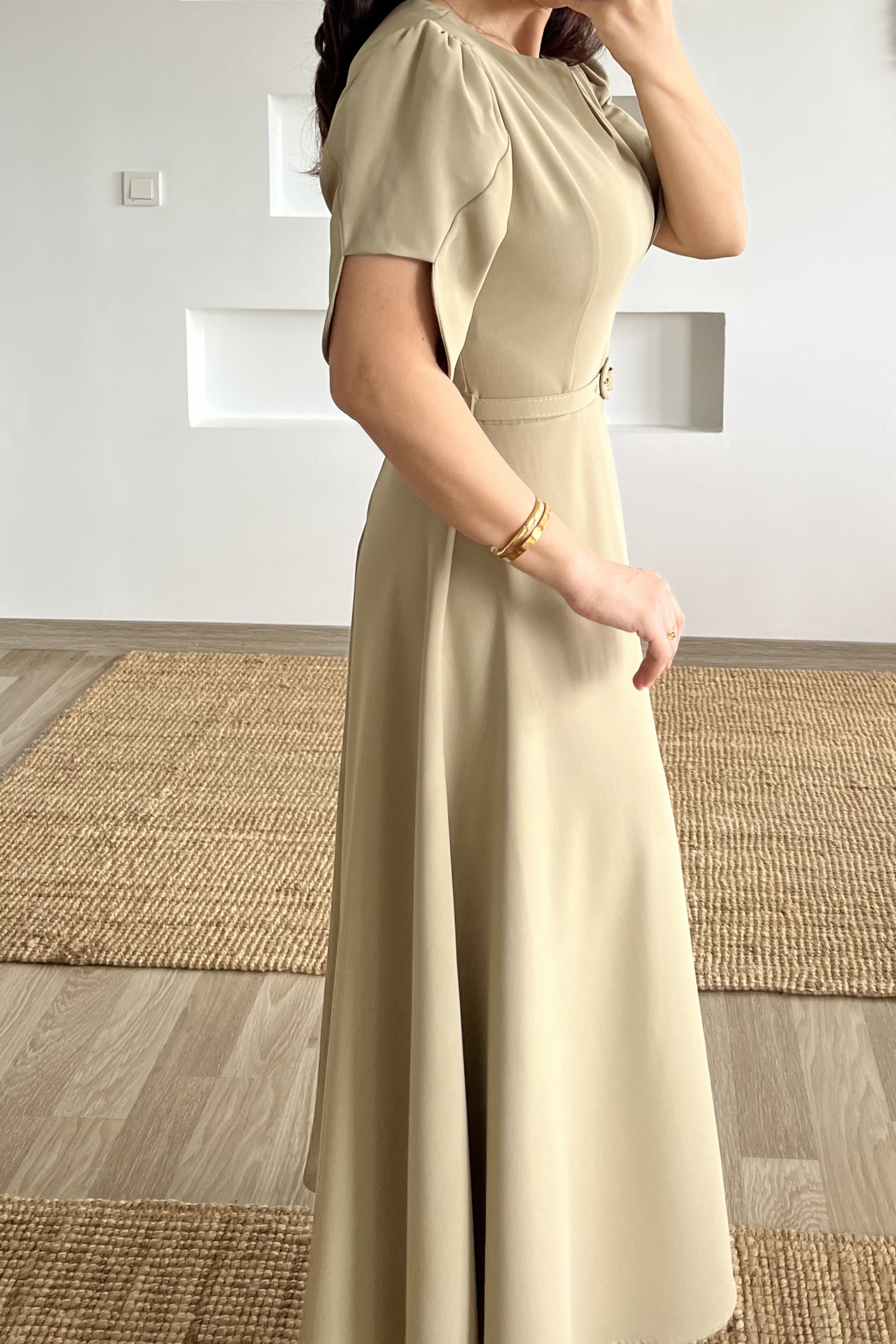 Yeşil Kemerli Asimetrik Kol Elbise uygun fiyatlarda www.butikhola.com adresinde