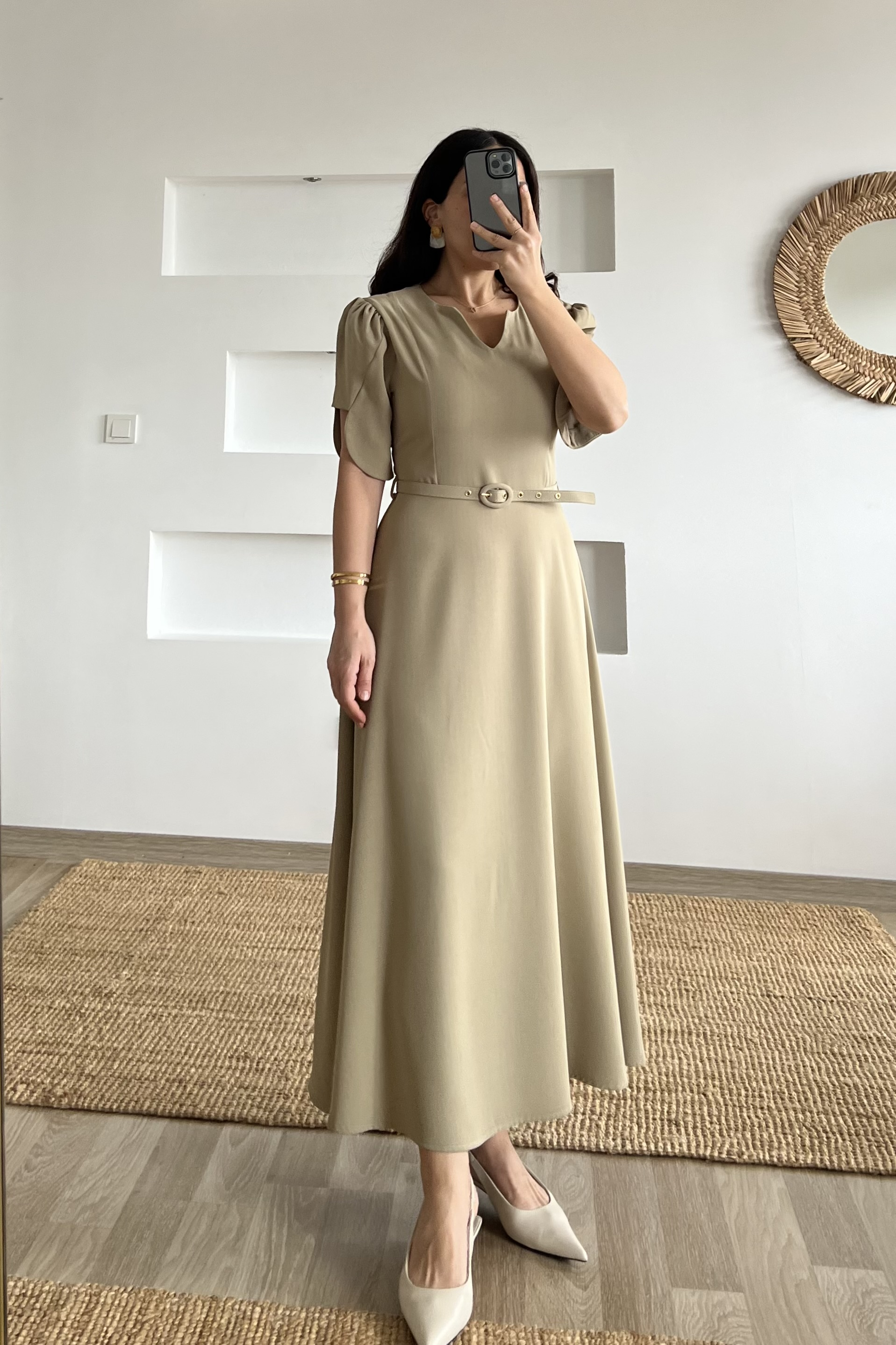 Yeşil Kemerli Asimetrik Kol Elbise uygun fiyatlarda www.butikhola.com adresinde
